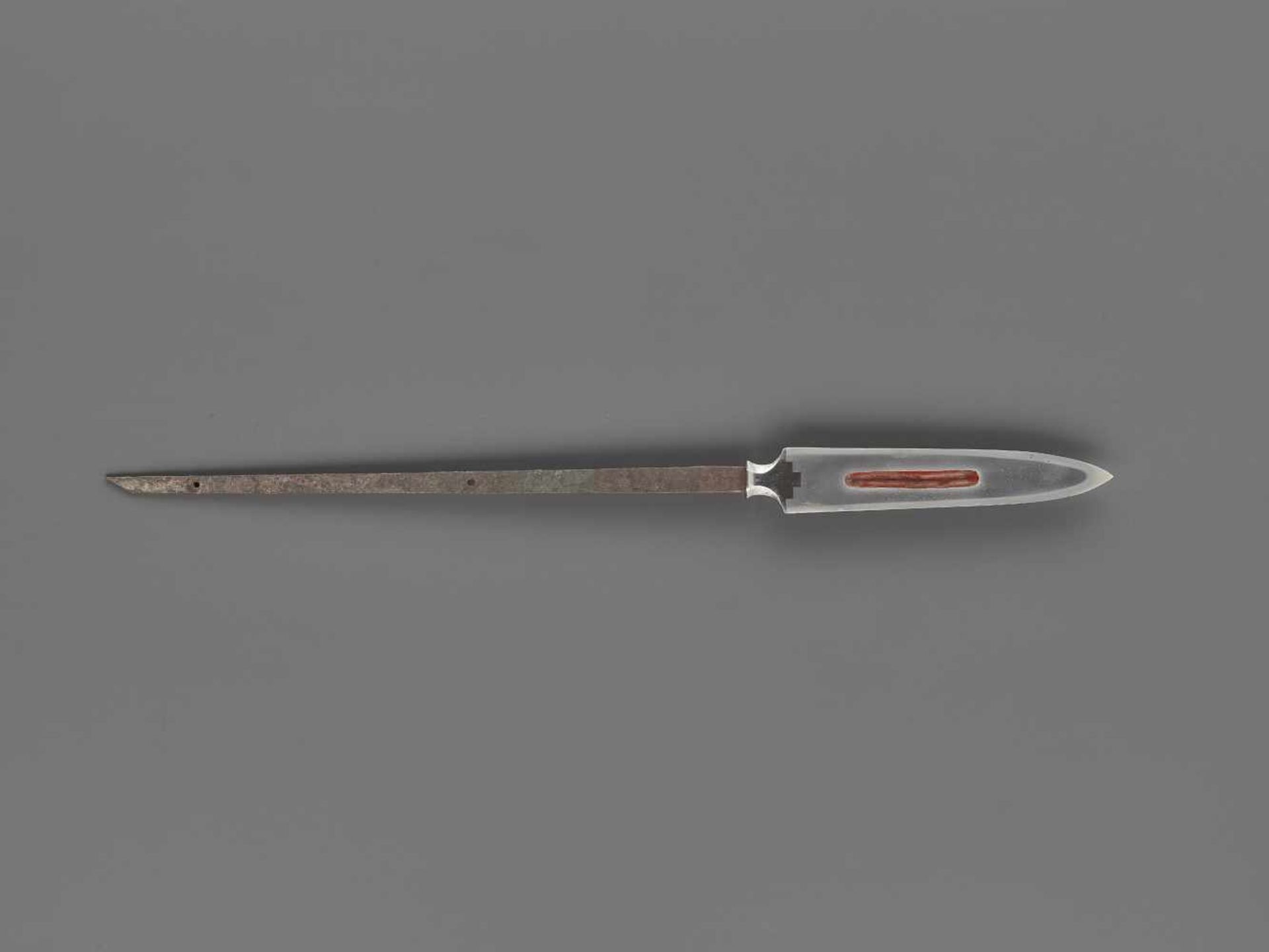 A YARI IN SHIRASAYA Japan, Edo period (1615-1868)The blade:The suguyari with a triangular cross- - Image 2 of 6