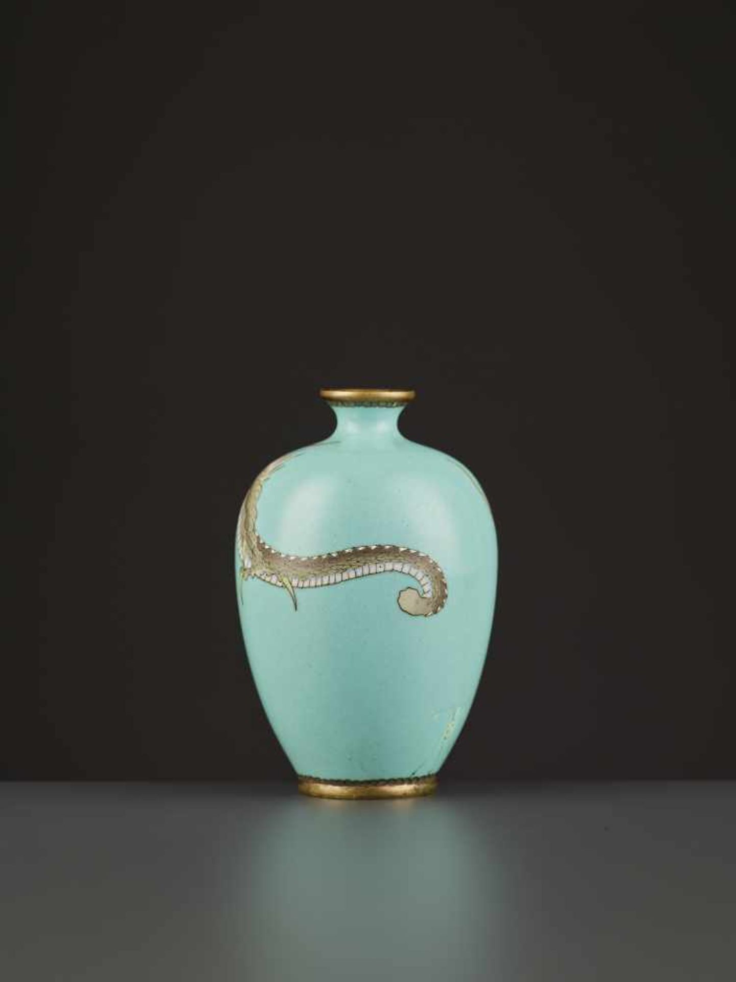 A SMALL DRAGON CLOISONNÉ VASE Japan, Meiji period (1868-1912). Finely enameled to depict a sinuous - Image 4 of 7