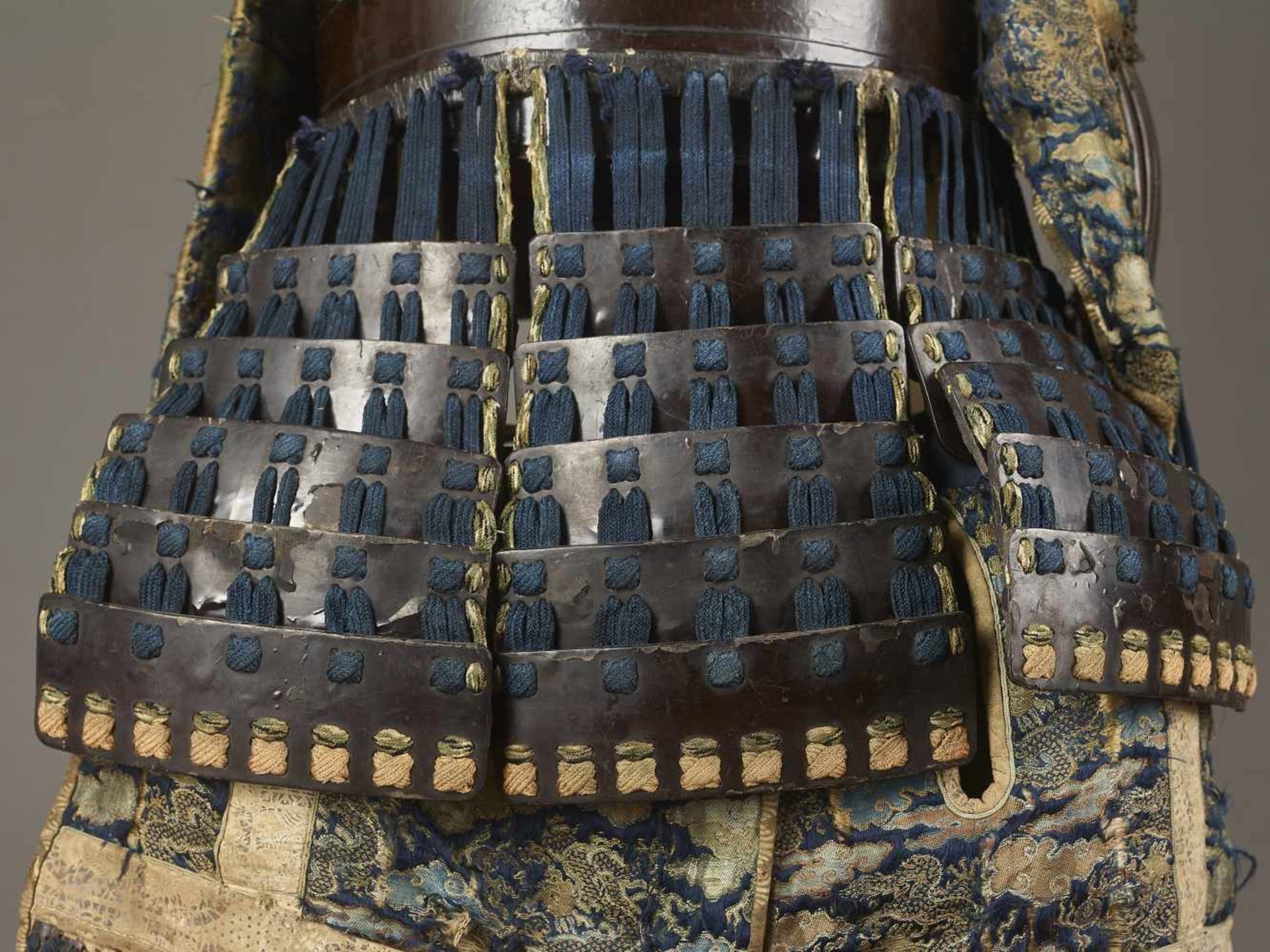 SAMURAI ARMOR WITH KABUTO, EDO Japan, Edo period (1615-1868). Iron, metals, leather, horn, - Image 6 of 12