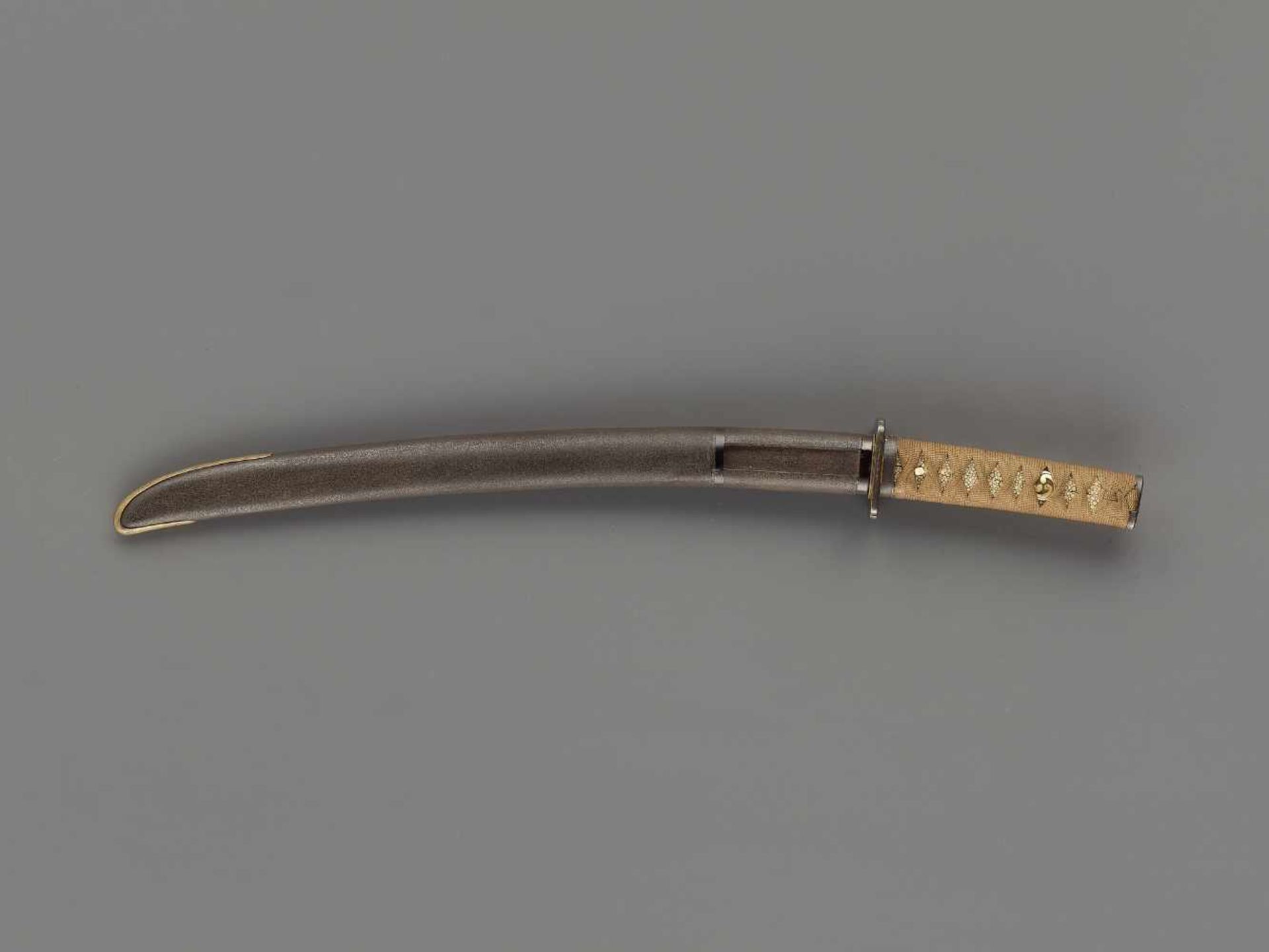 A WAKIZASHI IN KOSHIRAE Japan, late Edo period (1615-1868)The blade:The slender, relatively - Image 8 of 8