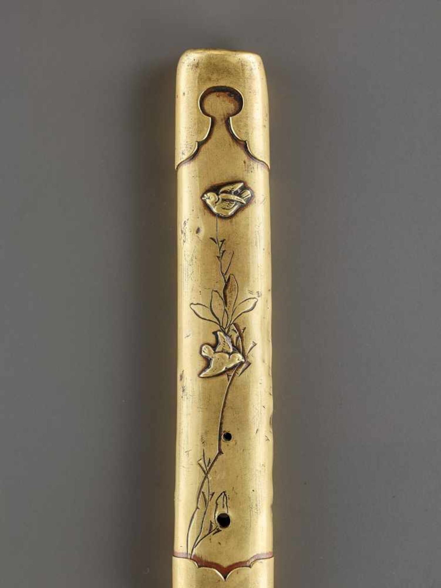 A WAKIZASHI IN A SPLENDID KOSHIRAE Japan, c. 18th century, Edo period (1615-1868)The blade:iori mune - Image 8 of 10