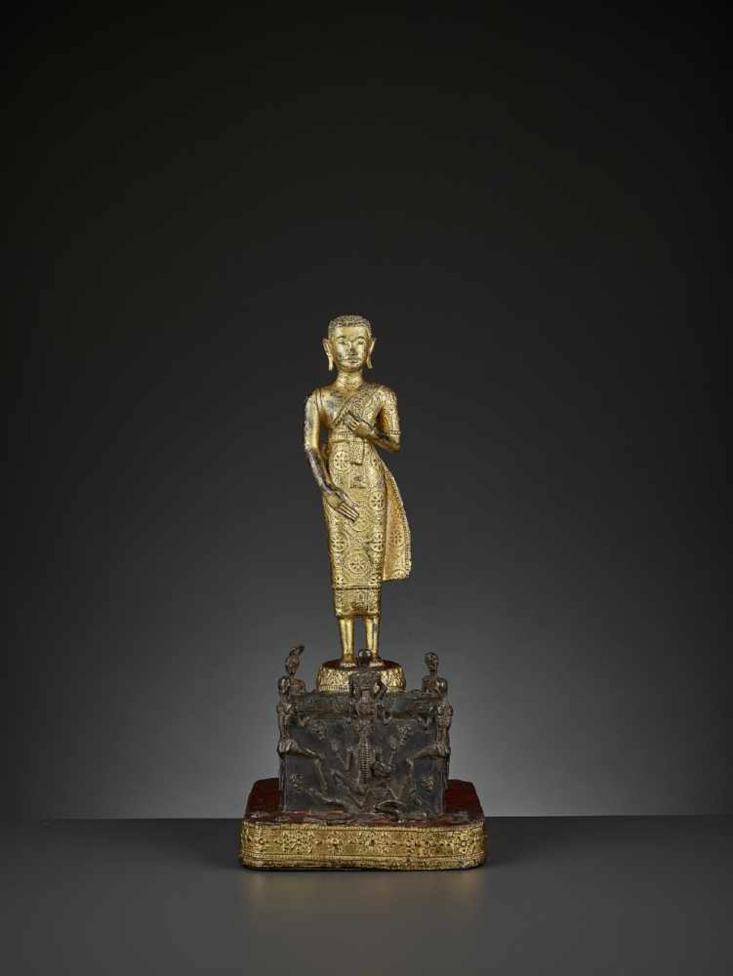 BUDDHA AND THE WELL OF DOOM Thailand, Ratanakosin, 19th century. A massive gilt and lacquered bronze - Image 3 of 12