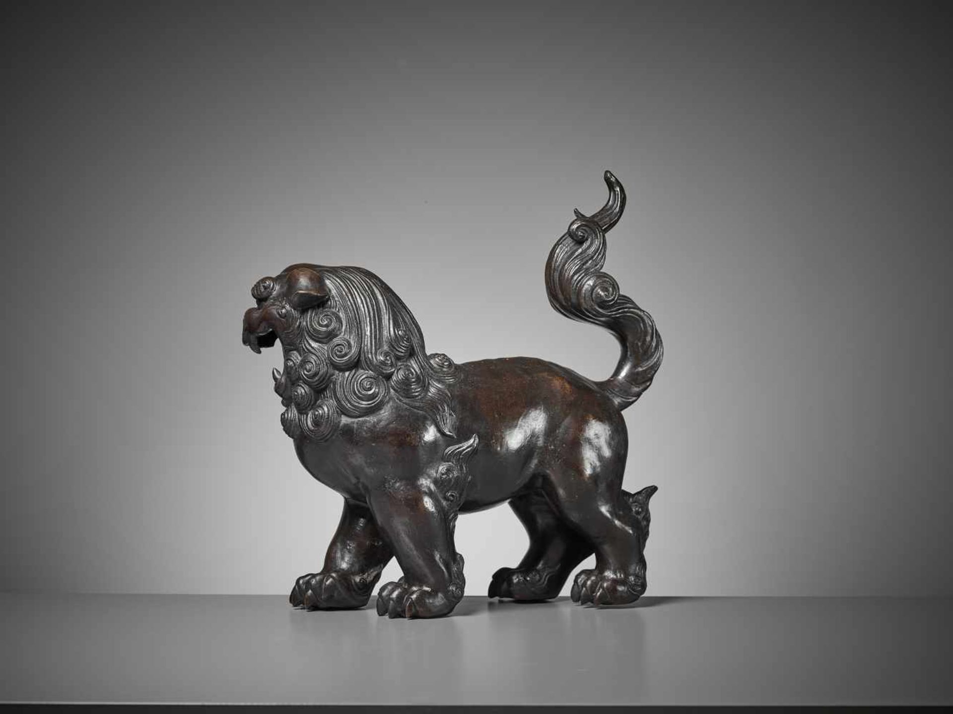 A VERY LARGE BUDDHIST LION BRONZE, MING China, 17th century. Heavily cast bronze of a roaring - Image 4 of 9
