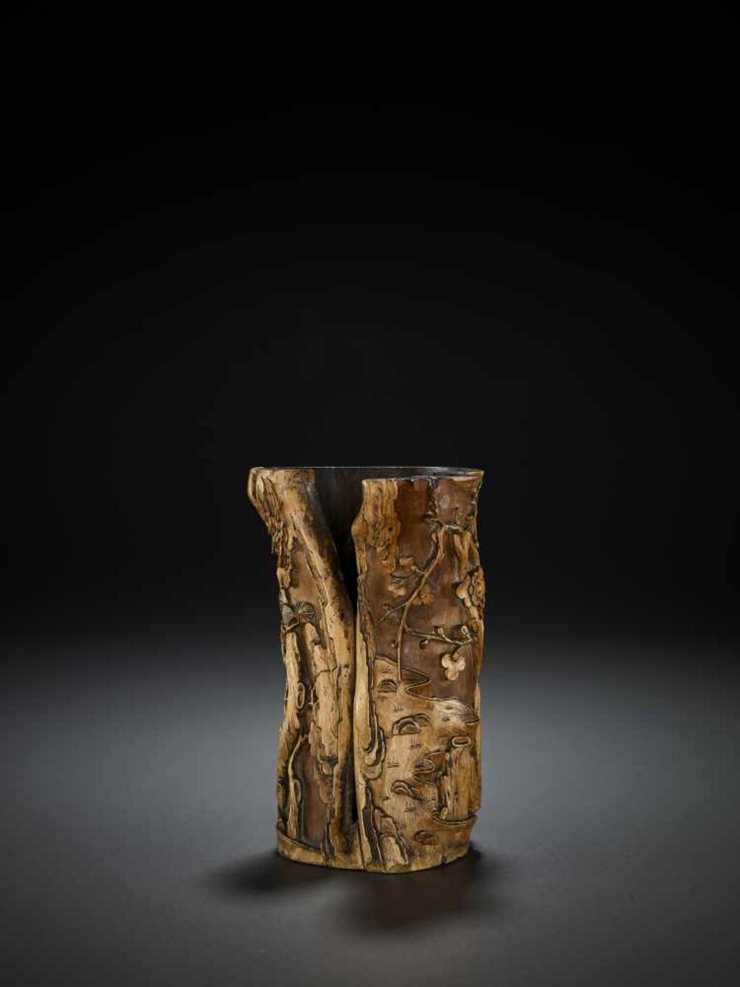 A CARVED WOOD BITONG, QING China, 18th – earlier 19th century. Several natural crevices are cleverly - Image 4 of 11