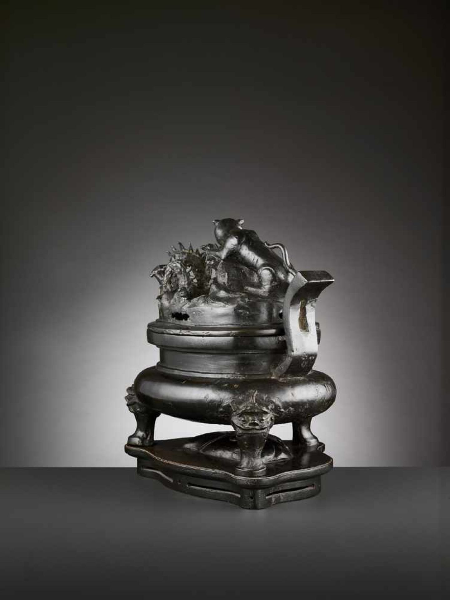 A LARGE BRONZE TRIPOD CENSER AND COVER, MING China, 16th-17th century. The bombé body is raised on - Image 8 of 11