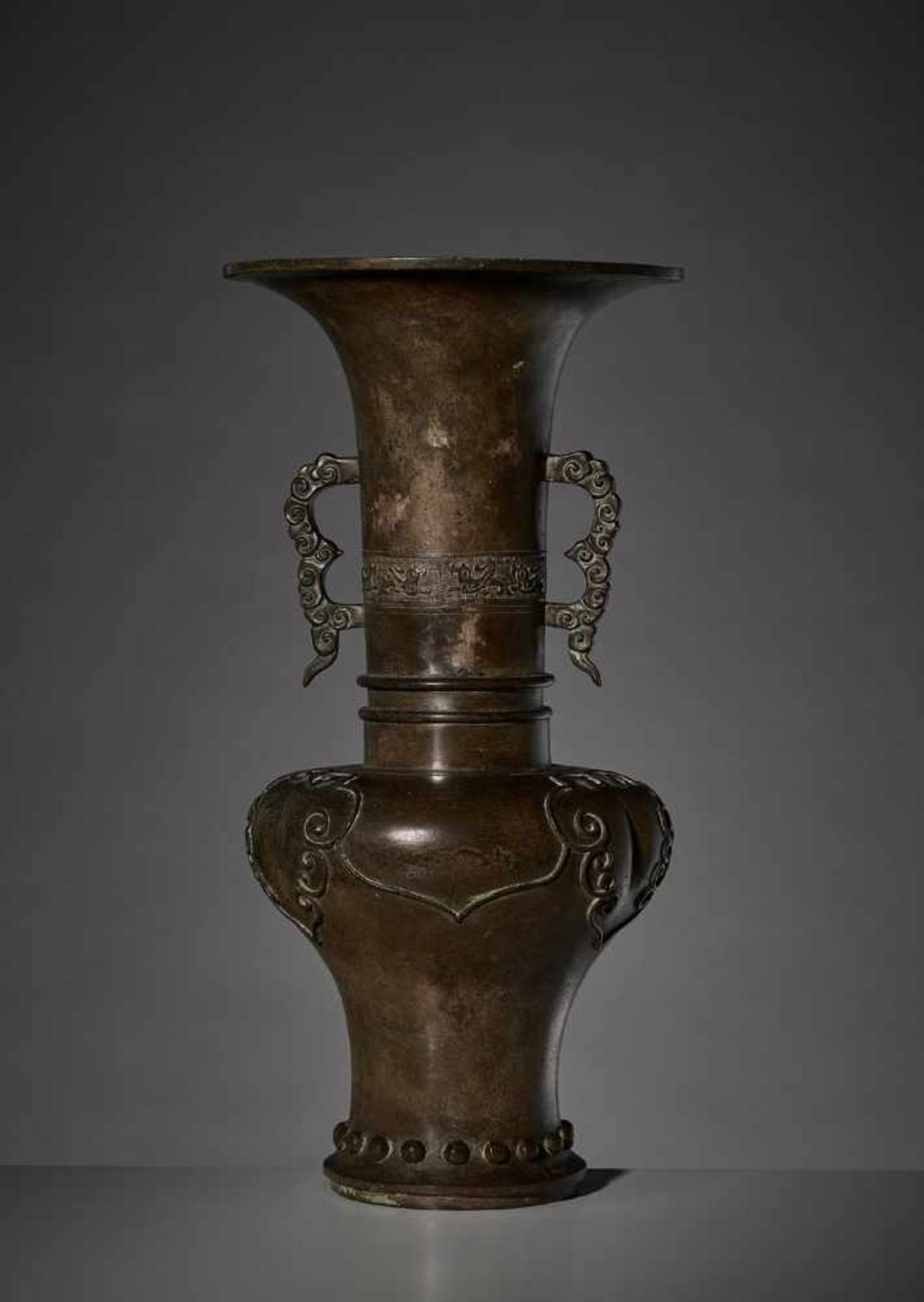 A LARGE BRONZE YEN YEN VASE China, 17th - 18th century. The wideshouldered body surmounted by a tall