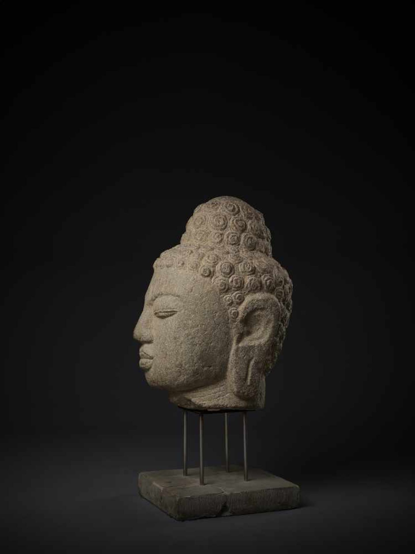 A LARGE AND IMPORTANT ANDESITE HEAD OF BUDDHA Indonesia, Central Java, 9th-10th century. Finely - Image 4 of 9