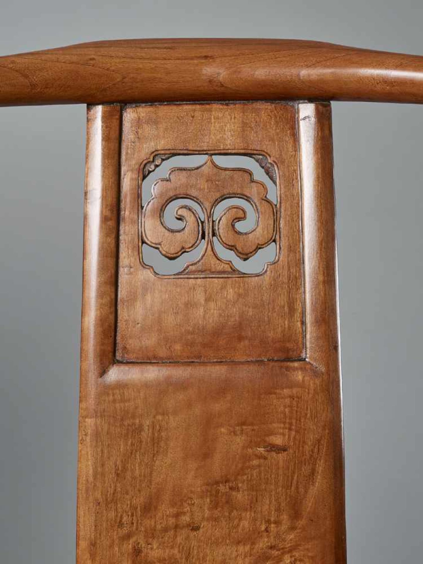 A PAIR OF YOKEBACK ARMCHAIRS, SICHUTOU GUANMAOYI China, 18th- early 19th century. Jumu. The backrest - Image 3 of 13