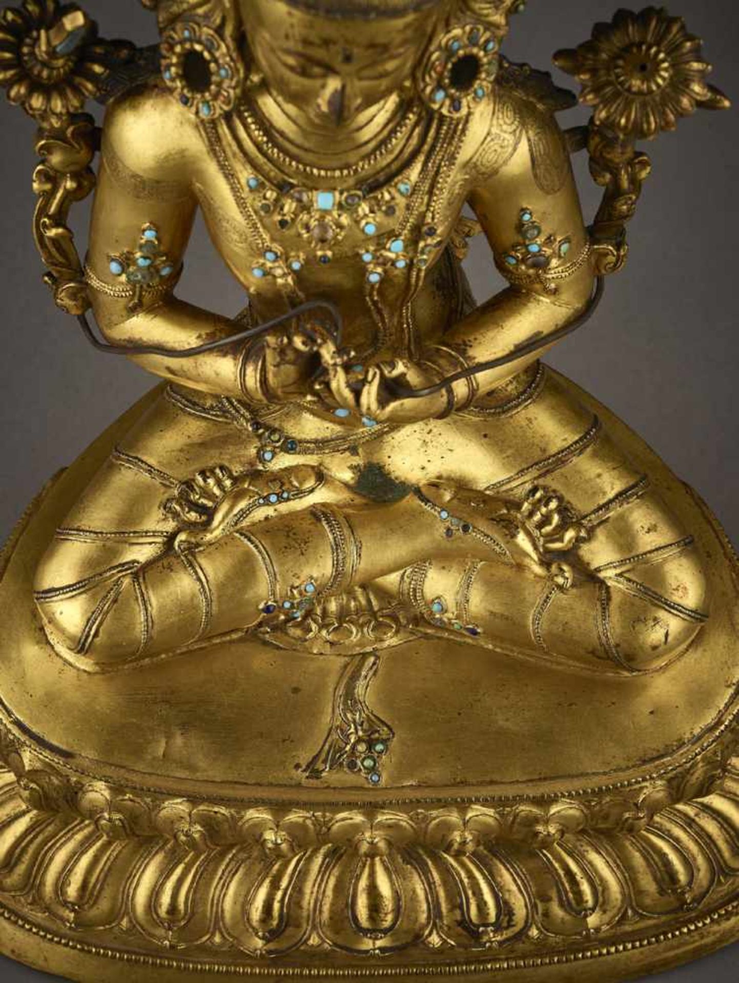 AN EXTREMELY RARE GILT-BRONZE FIGURE OF MANJUSRI, TIBET 14TH CENTURY - Image 9 of 23