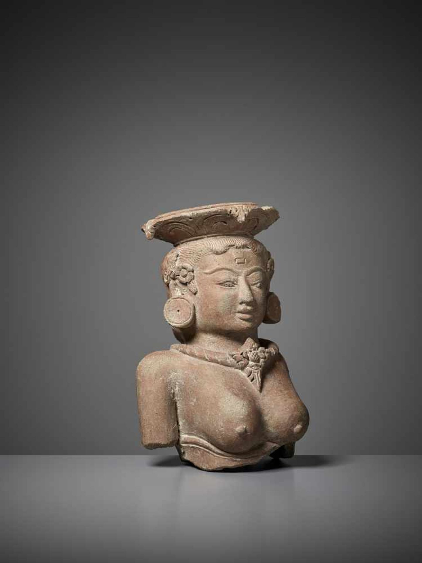 A FEMALE MAJAPAHIT TERRACOTTA BUST Indonesia, Java, 14th – 15th century. This elaborate and - Image 8 of 10