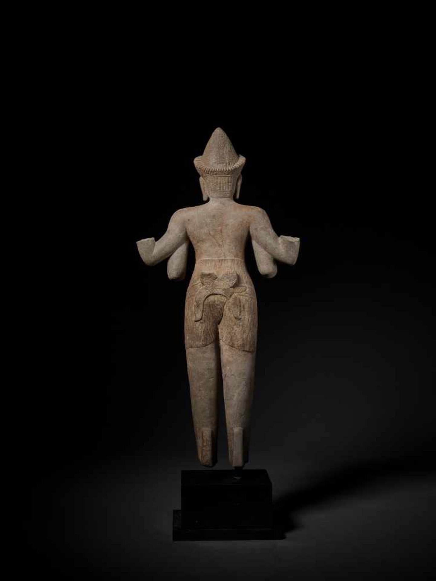 A STANDING VISHNU, BAPHUON, KHMER, 11TH CENTURY This important carved and incised sandstone - Image 5 of 12
