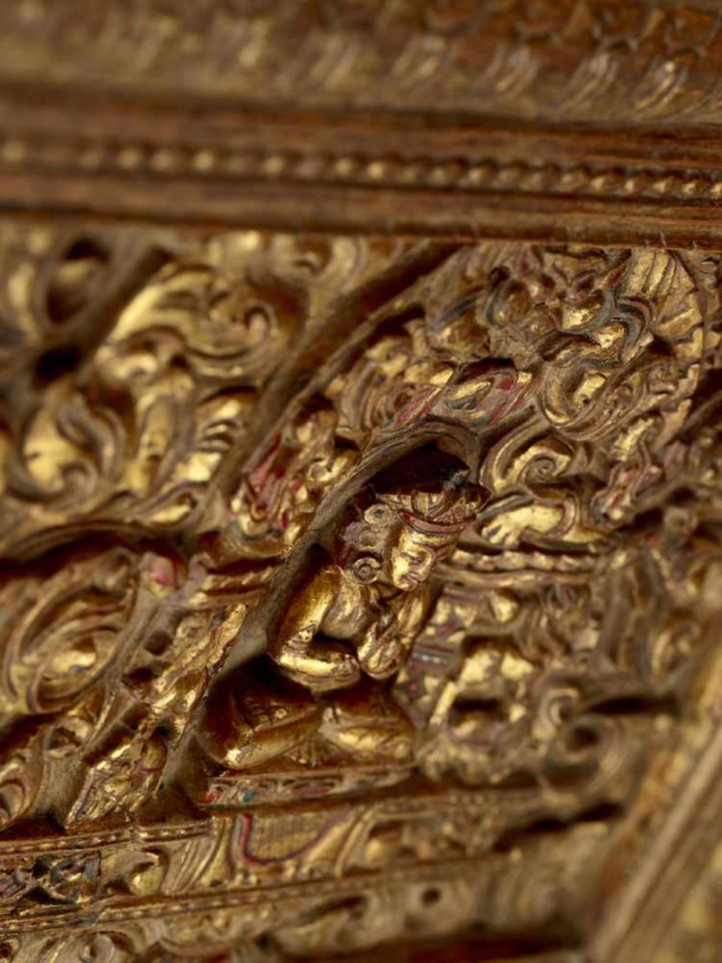 A RARE MANUSCRIPT COVER 17TH CENTURY Tibet, 17th - earlier 18th century. The finely carved and - Bild 3 aus 5