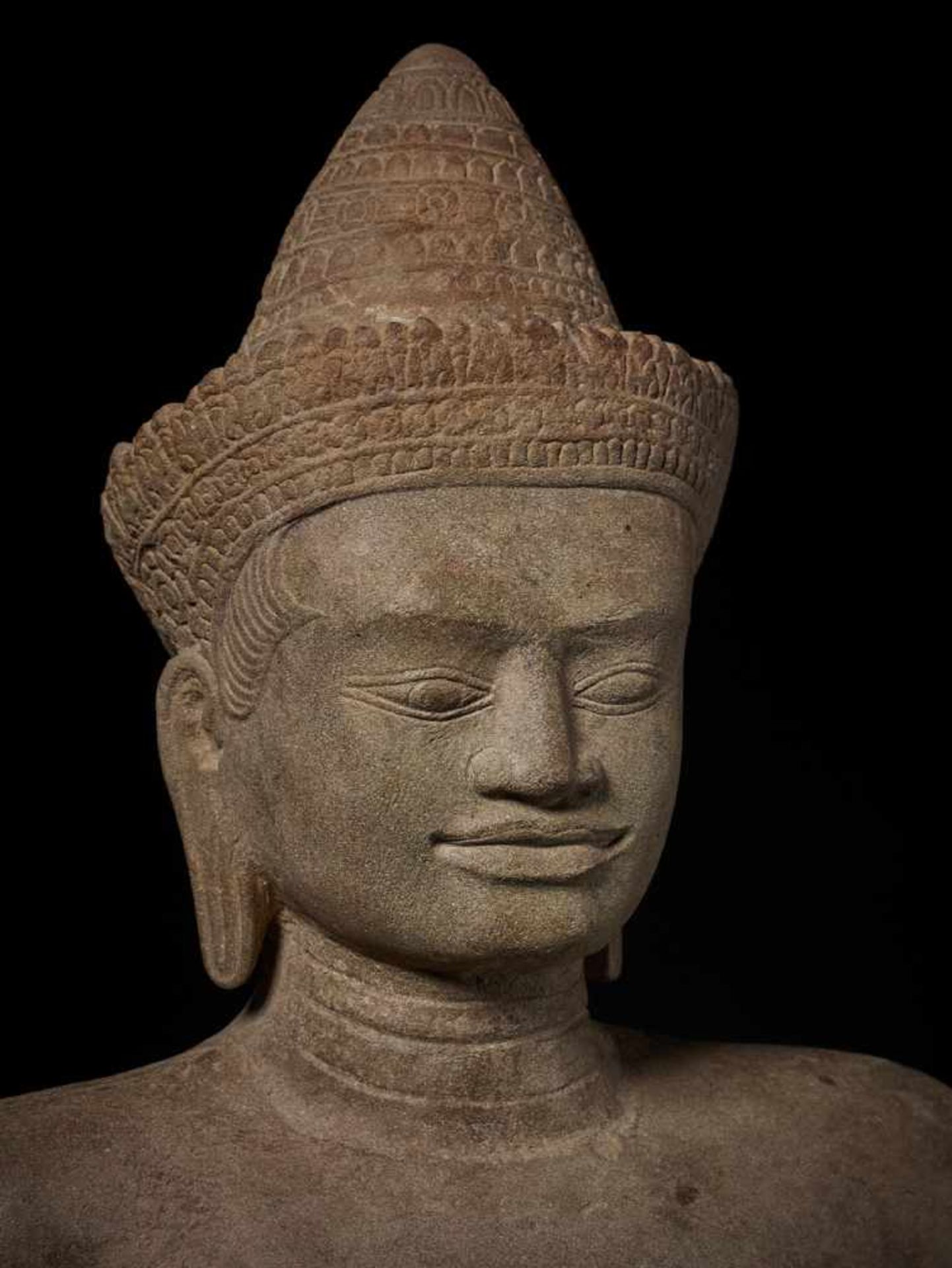 A STANDING VISHNU, BAPHUON, KHMER, 11TH CENTURY This important carved and incised sandstone - Image 2 of 12