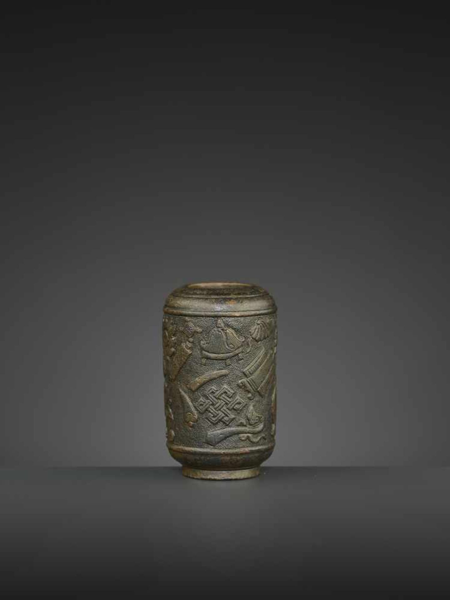 A HU WENMING BRONZE VASE, BAJIXIANG China, Wanli period, 1573-1619. The vessel finely cast with - Image 4 of 11