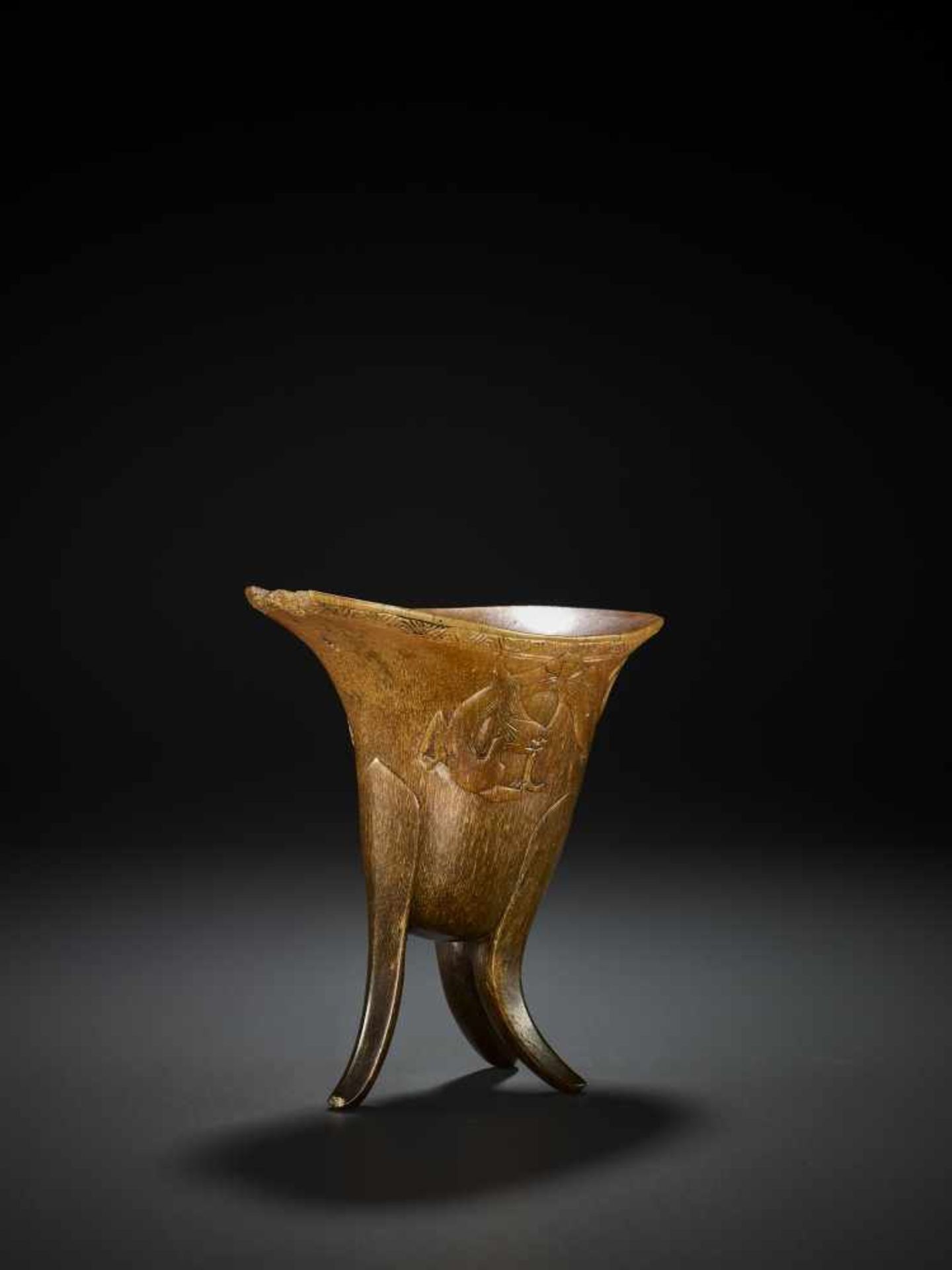 AN ARCHAISTIC RHINOCEROS HORN LIBATION CUP, JUE China, 17th – early 18th century. This cup, in the - Image 11 of 14