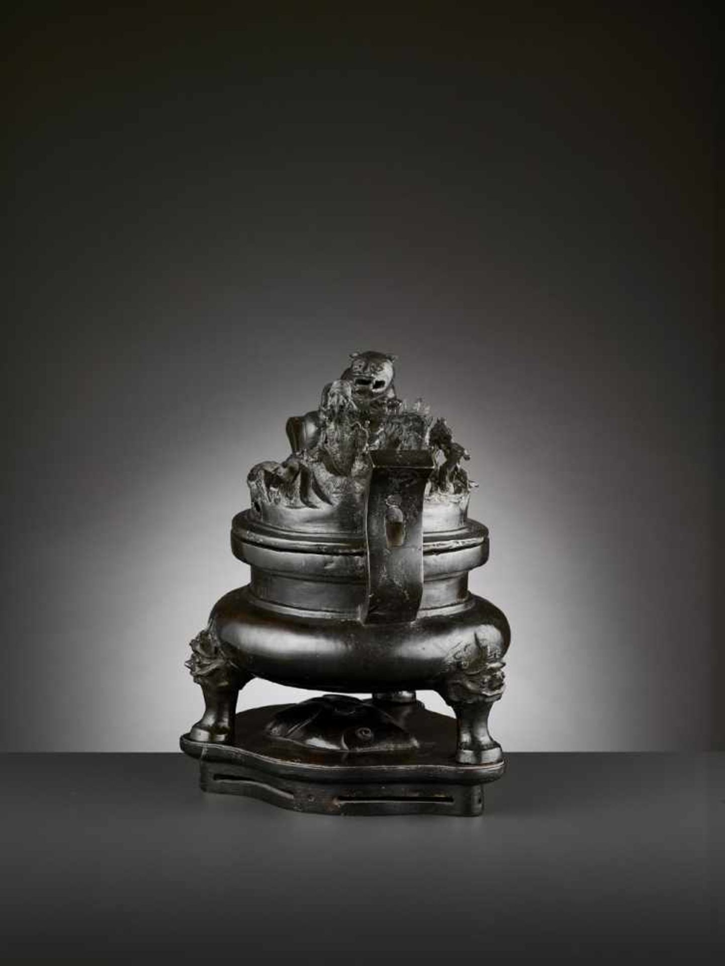 A LARGE BRONZE TRIPOD CENSER AND COVER, MING China, 16th-17th century. The bombé body is raised on - Image 5 of 11