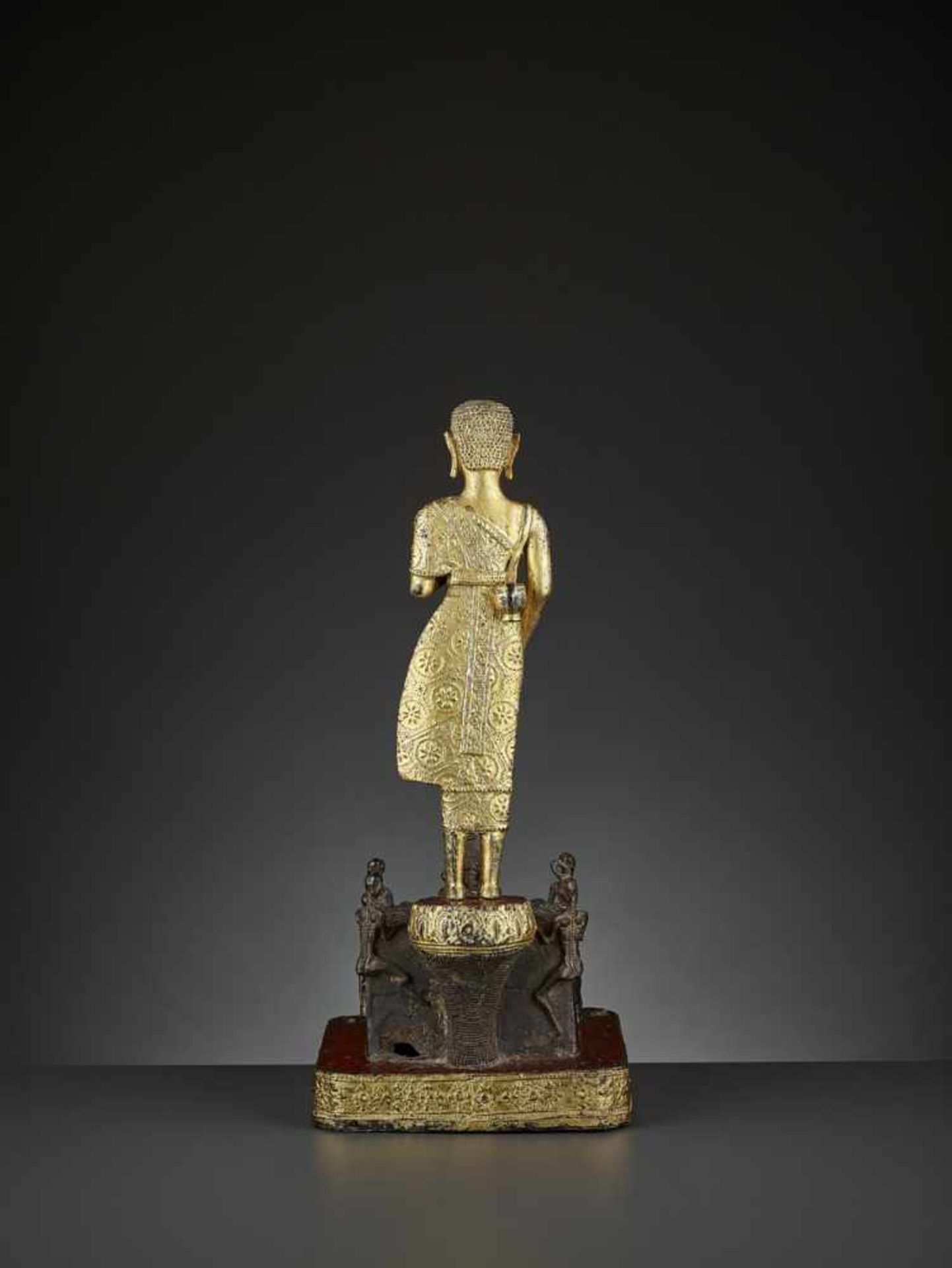 BUDDHA AND THE WELL OF DOOM Thailand, Ratanakosin, 19th century. A massive gilt and lacquered bronze - Image 7 of 12