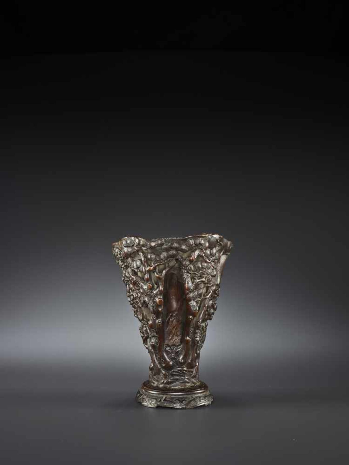 A LARGE RHINOCEROS HORN LIBATION CUP China, 17th – early 18th century. Finely carved in high - Image 9 of 17