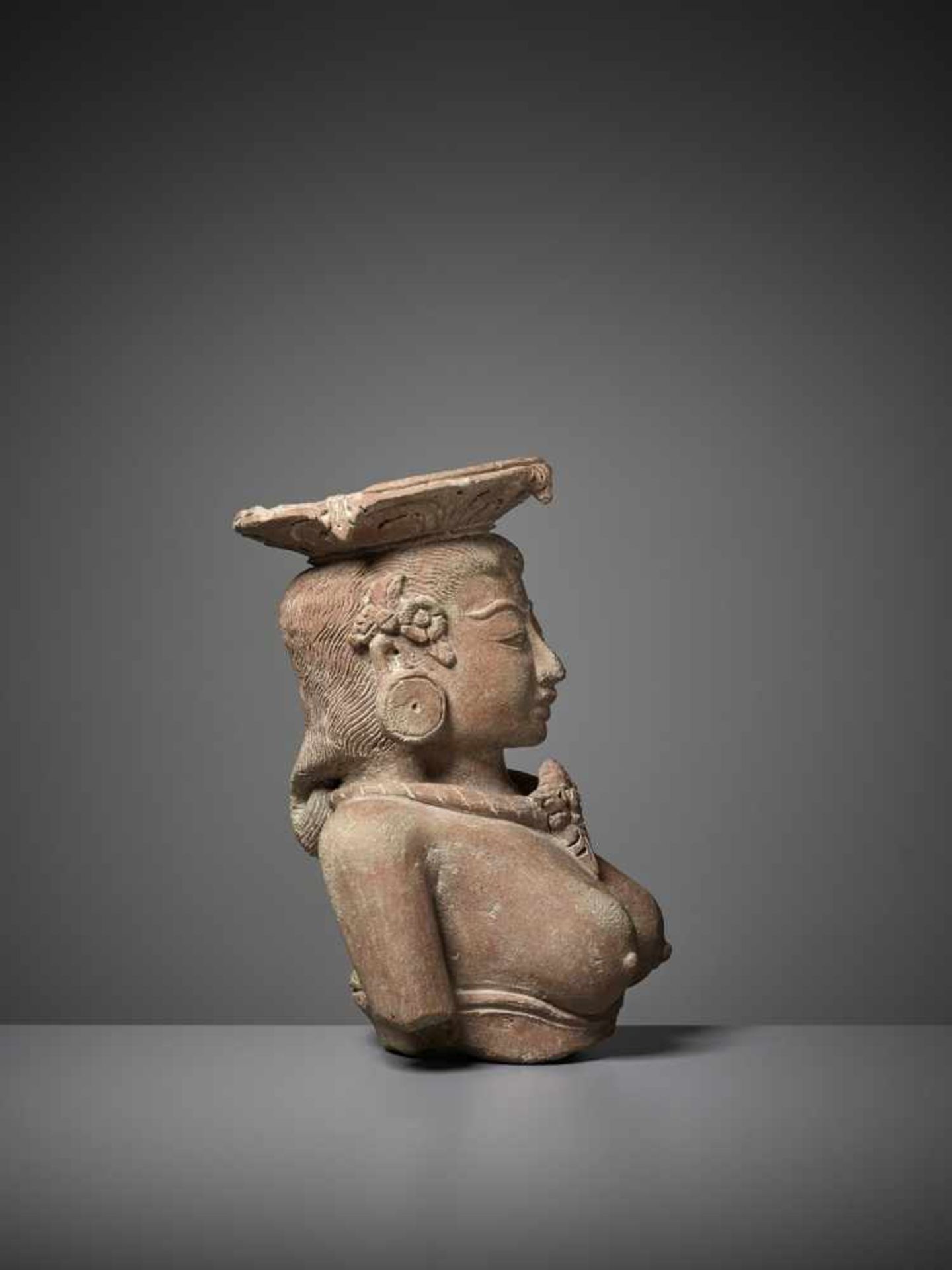 A FEMALE MAJAPAHIT TERRACOTTA BUST Indonesia, Java, 14th – 15th century. This elaborate and - Image 7 of 10