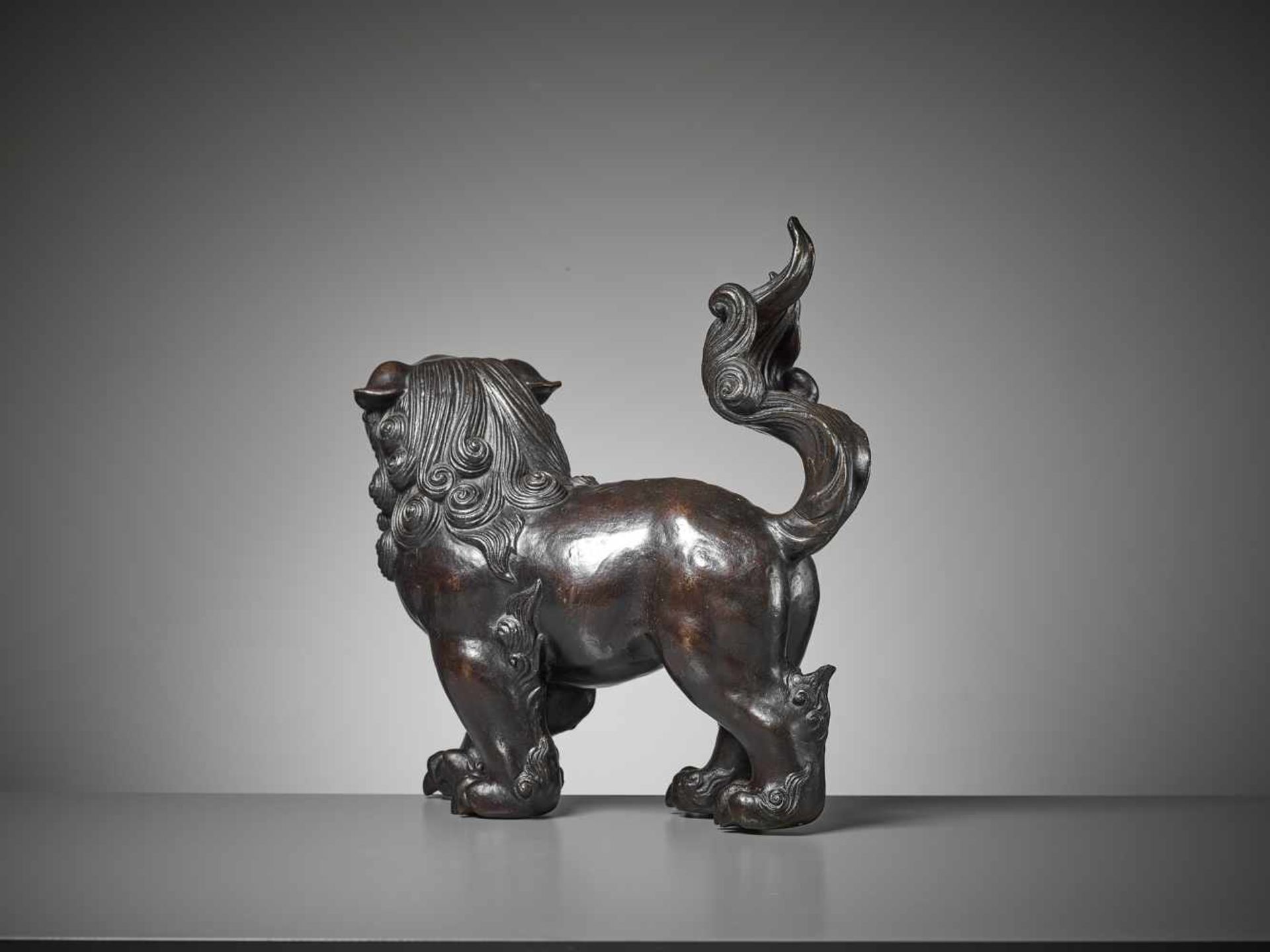 A VERY LARGE BUDDHIST LION BRONZE, MING China, 17th century. Heavily cast bronze of a roaring - Image 6 of 9