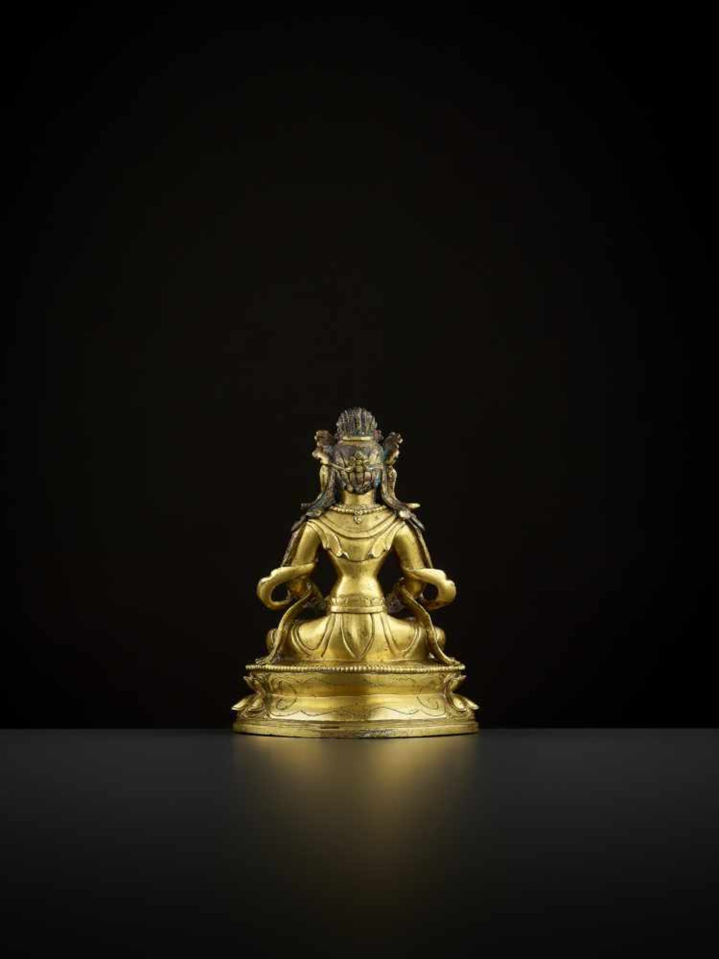 A GILT-BRONZE AMITAYUS, 18TH CENTURY China. Finely and heavily cast seated in dhyanasana on a - Image 4 of 8