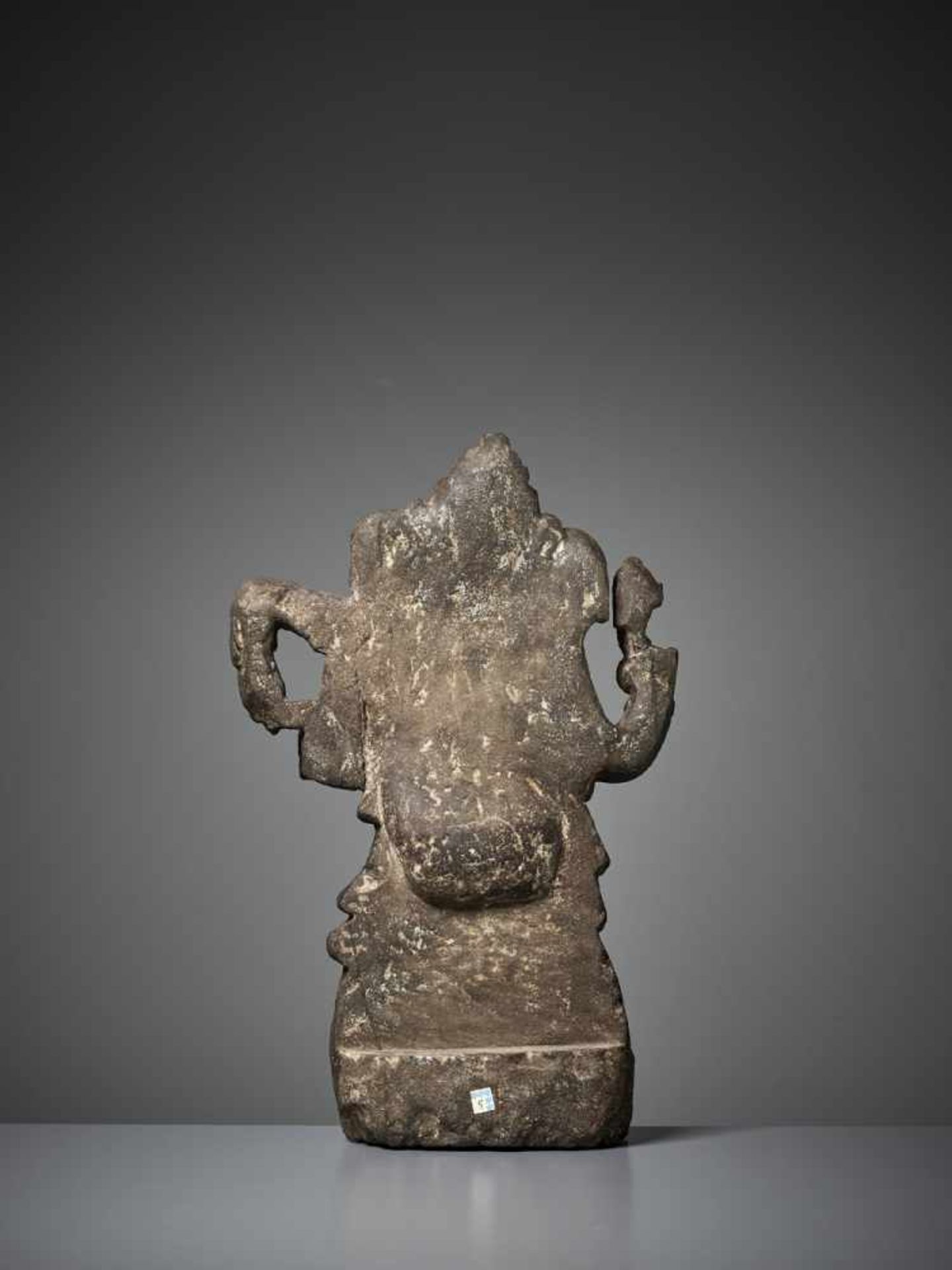 A RARE SANDSTONE STELE OF GANESHA India, 11th – 13th century. Dancing with one leg raised and his - Image 5 of 8