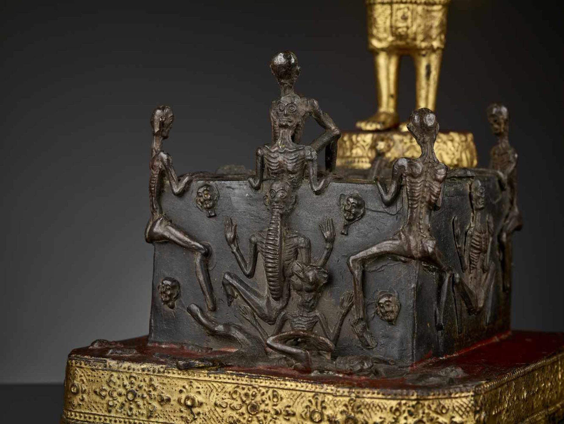 BUDDHA AND THE WELL OF DOOM Thailand, Ratanakosin, 19th century. A massive gilt and lacquered bronze - Image 2 of 12