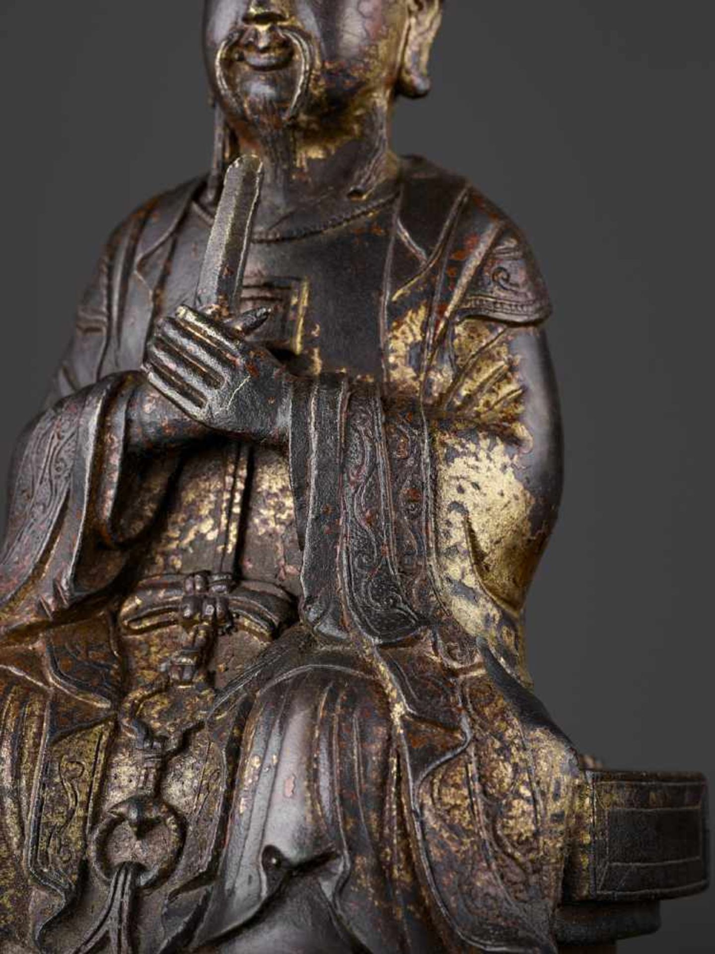 A BRONZE OF A DAOIST IMMORTAL, MING China, 16th -17th century. The sage cast seated as a dignitary - Image 3 of 11