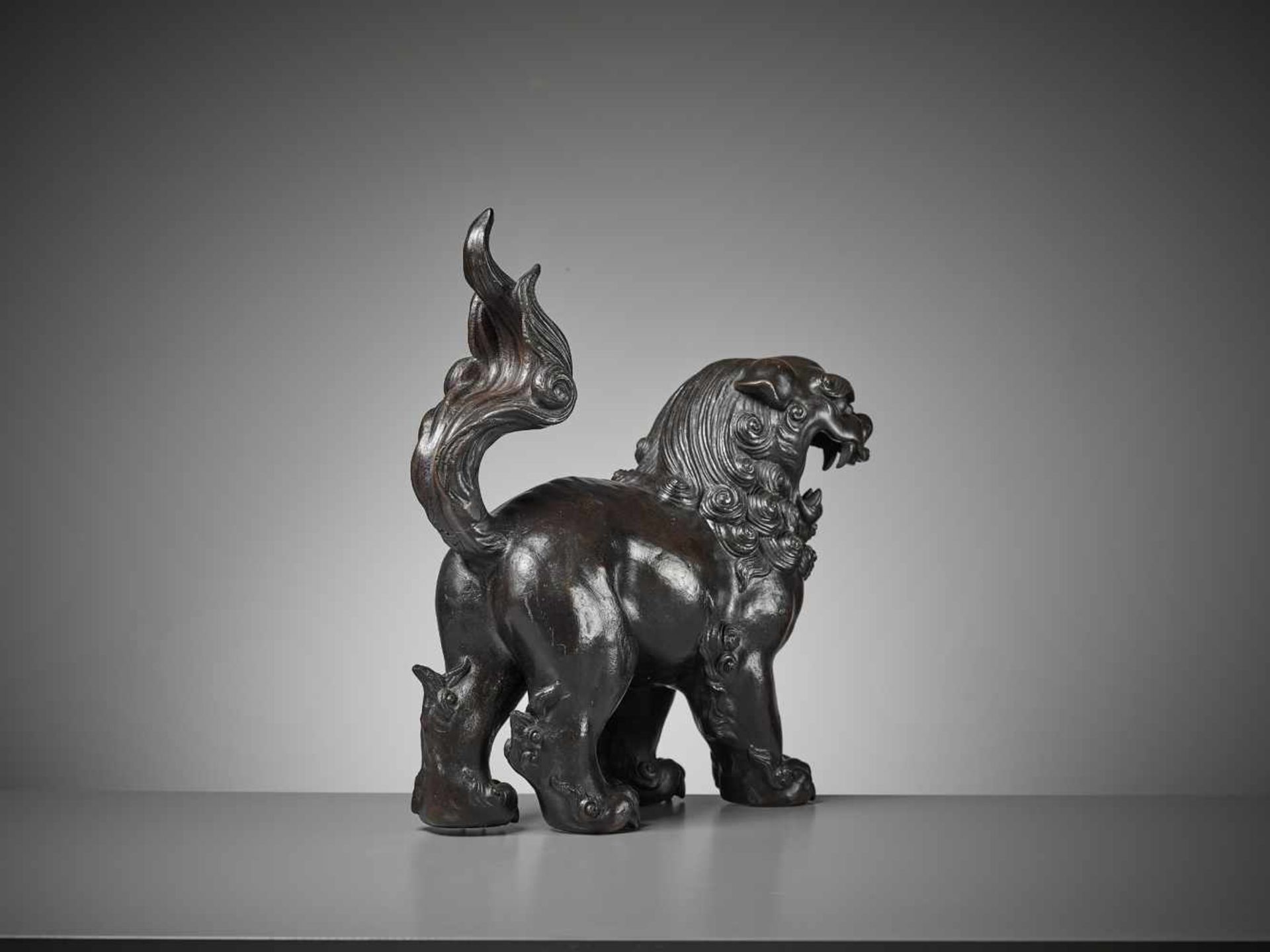 A VERY LARGE BUDDHIST LION BRONZE, MING China, 17th century. Heavily cast bronze of a roaring - Image 7 of 9