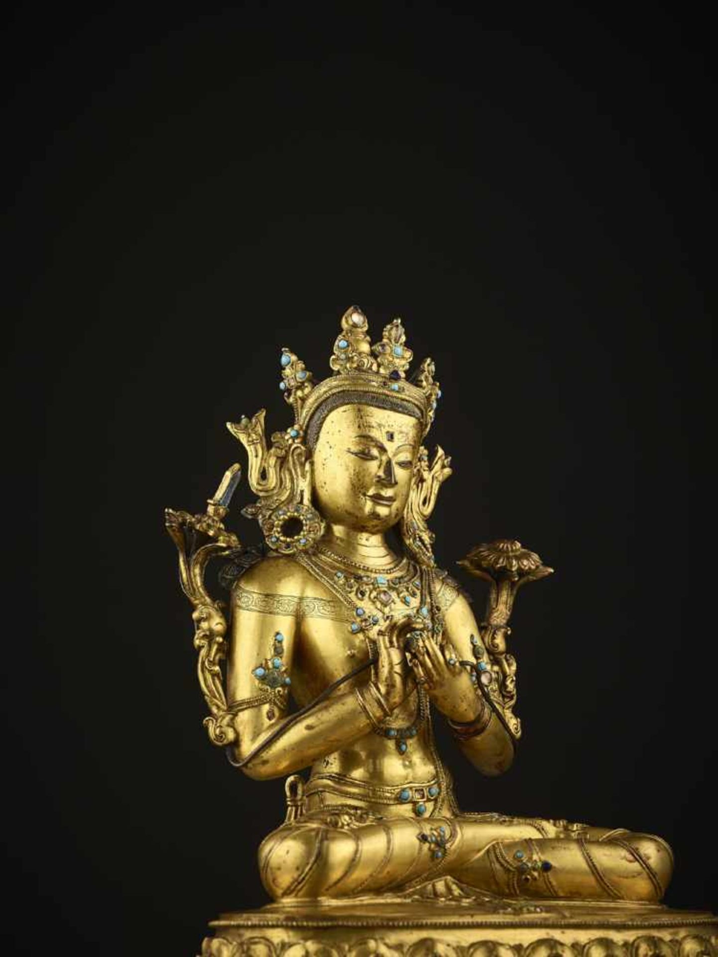 AN EXTREMELY RARE GILT-BRONZE FIGURE OF MANJUSRI, TIBET 14TH CENTURY - Image 2 of 23