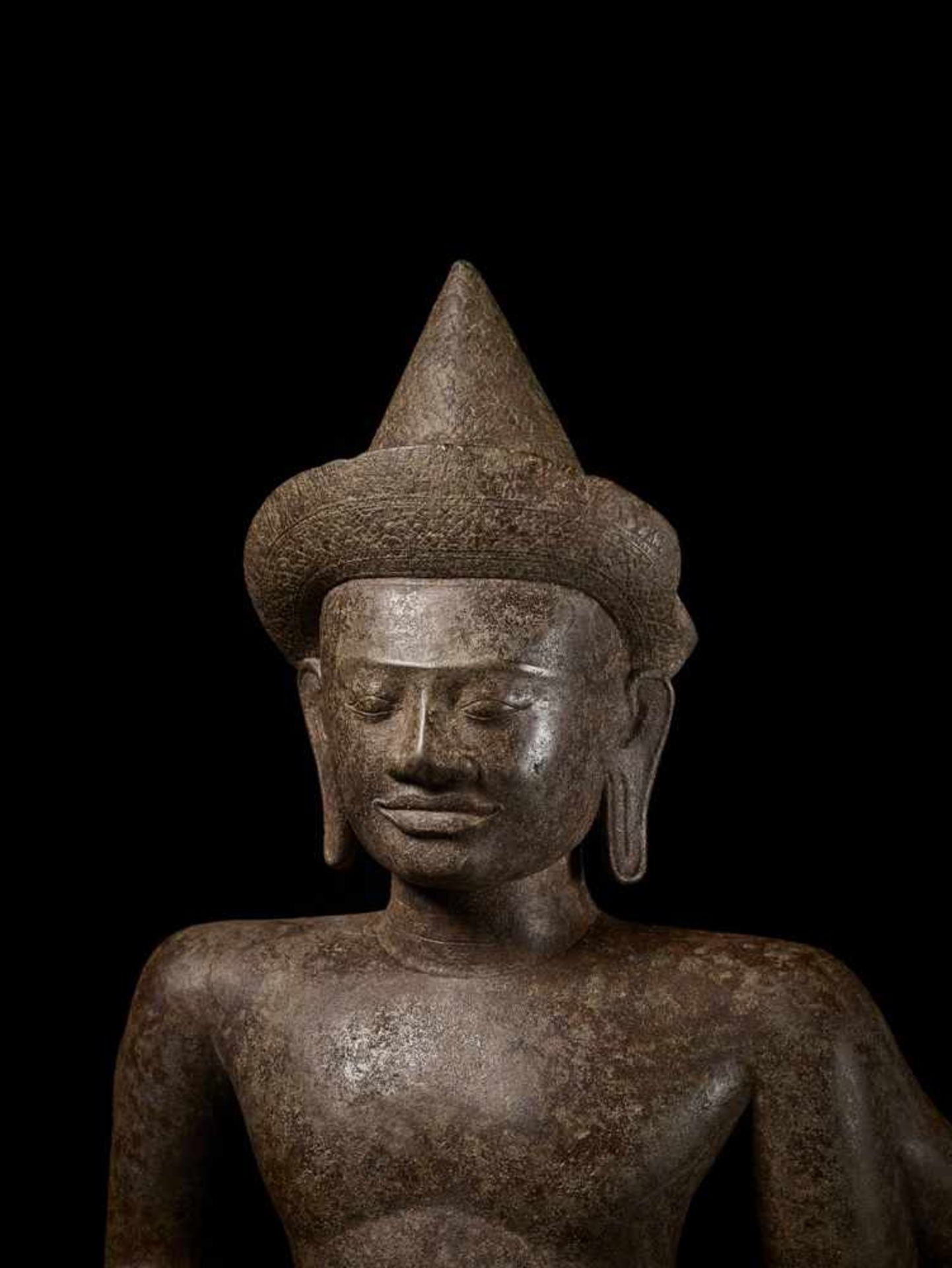 A SANDSTONE FIGURE OF VISHNU, ANGKOR PERIOD Cambodia, Khmer style of Angkor Vat, Ca. Mid-12th - Image 10 of 12