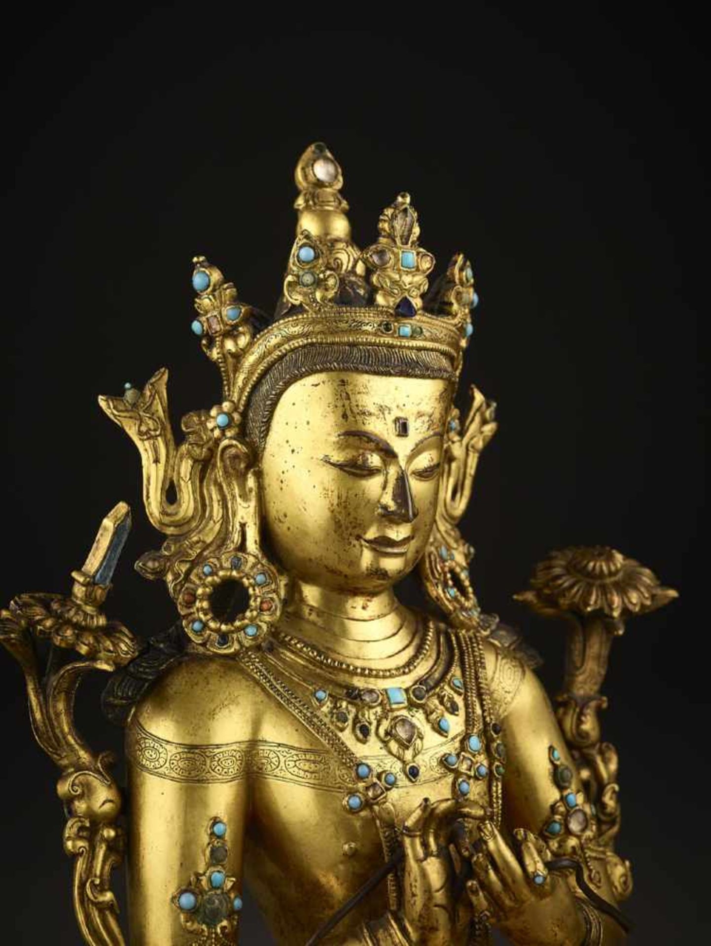 AN EXTREMELY RARE GILT-BRONZE FIGURE OF MANJUSRI, TIBET 14TH CENTURY - Image 3 of 23