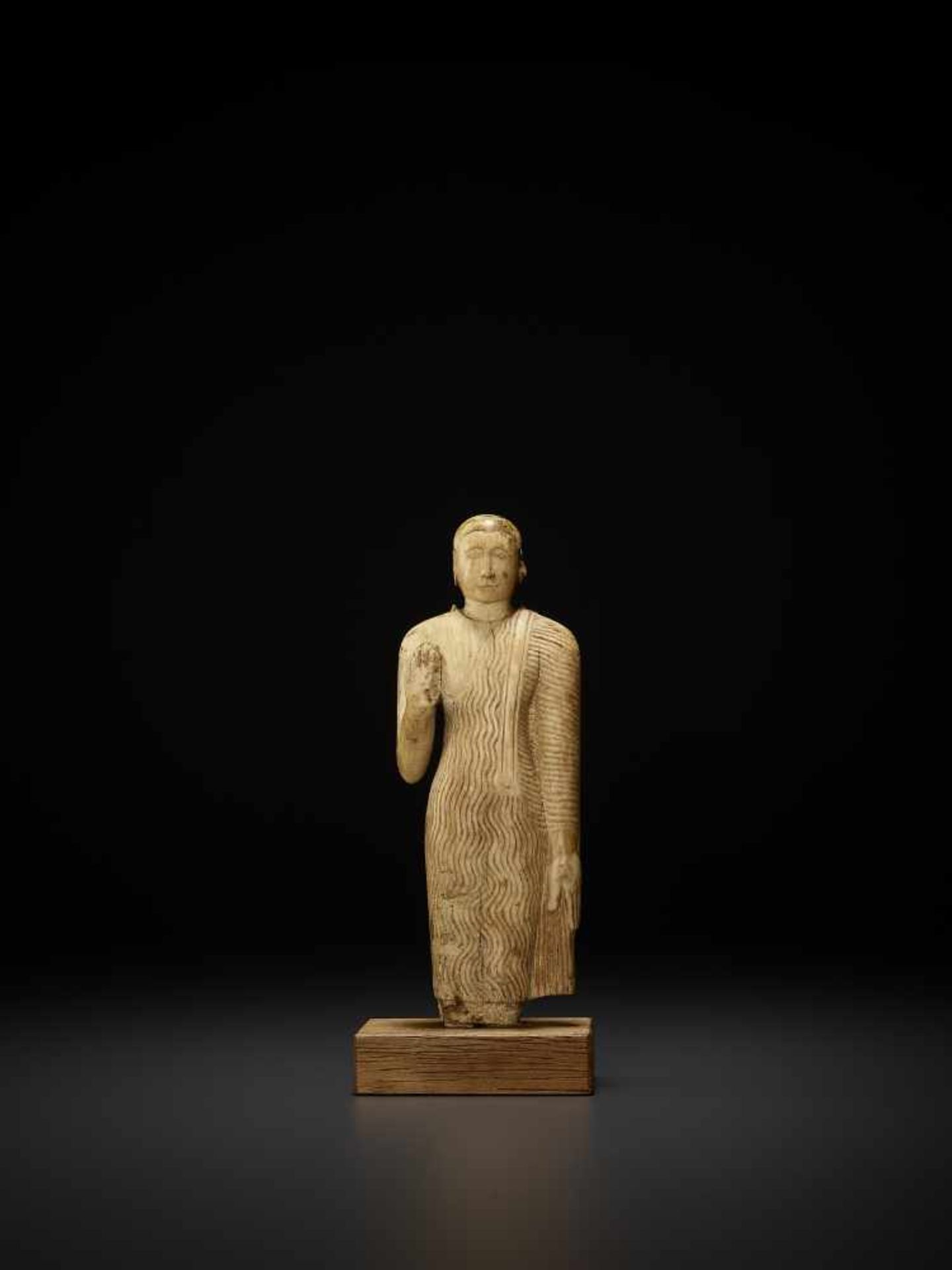 AN IVORY STATUE OF BUDDHA Sri Lanka, Kandy period, late 17th to mid-18th century. Finely carved - Image 6 of 8