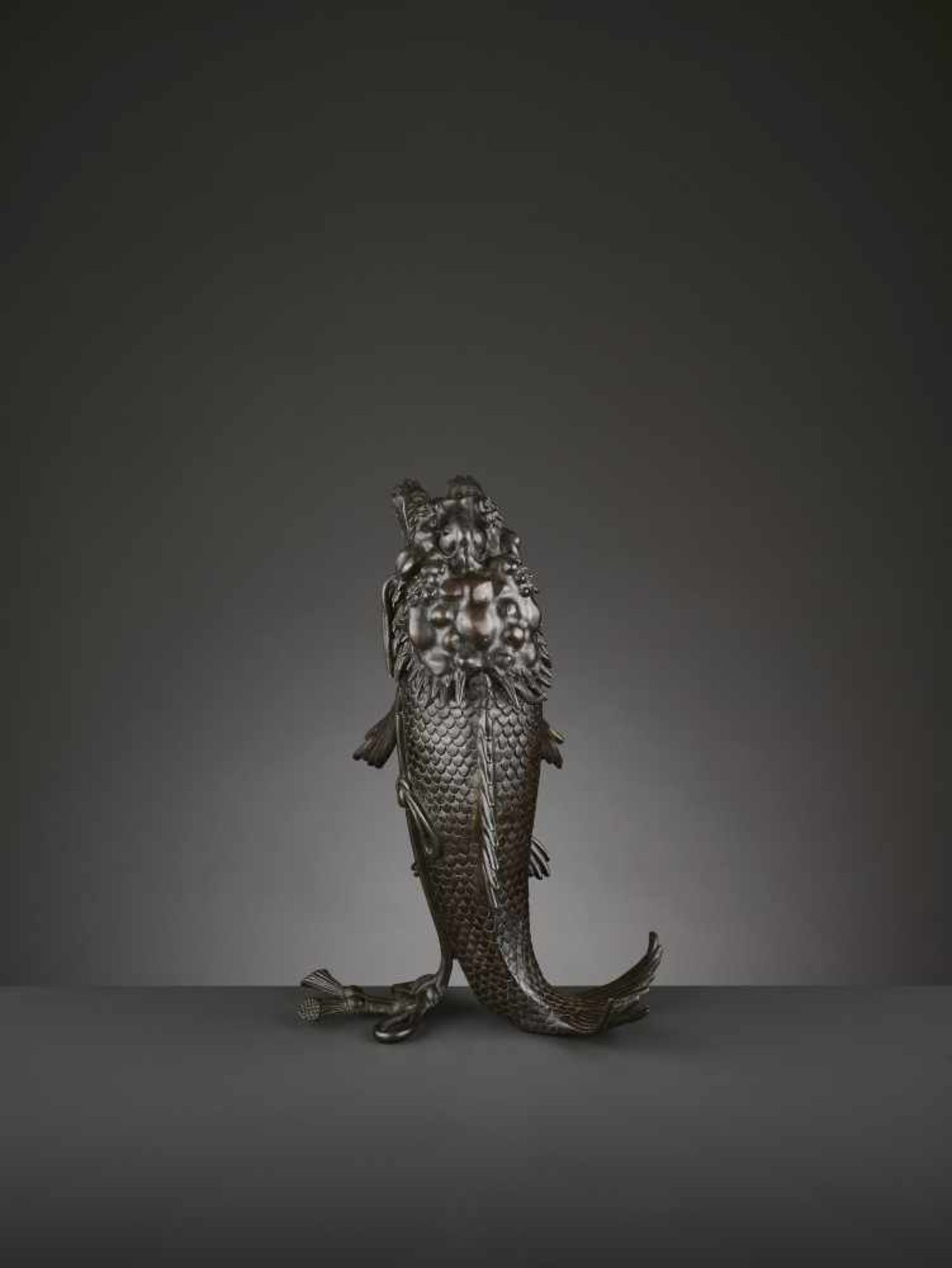 AN EXTREMELY RARE BRONZE ‘DRAGON CARP’ CENSER, 18TH CENTURY China. Modelled with the mythical fish- - Image 4 of 9