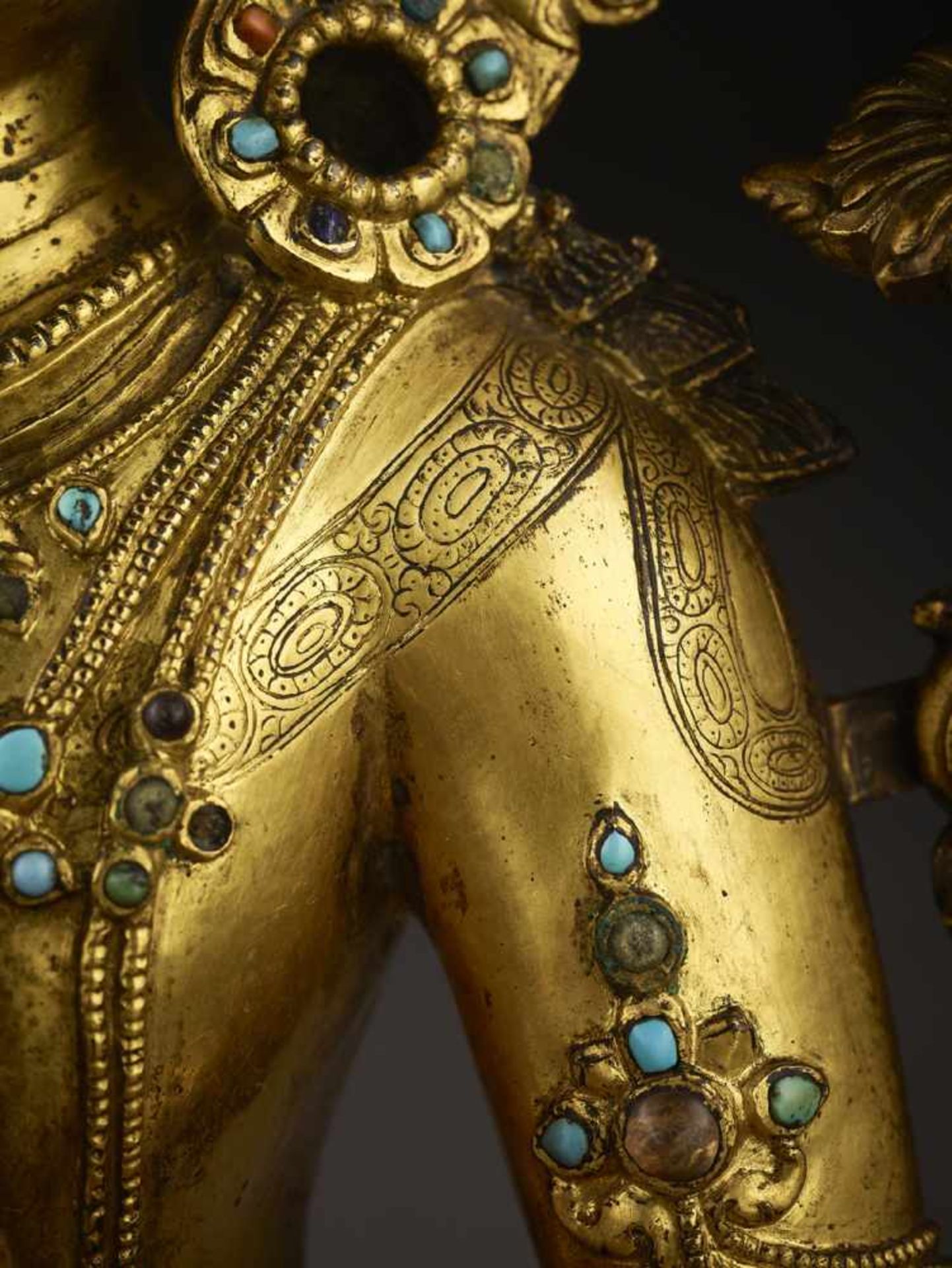 AN EXTREMELY RARE GILT-BRONZE FIGURE OF MANJUSRI, TIBET 14TH CENTURY - Image 8 of 23