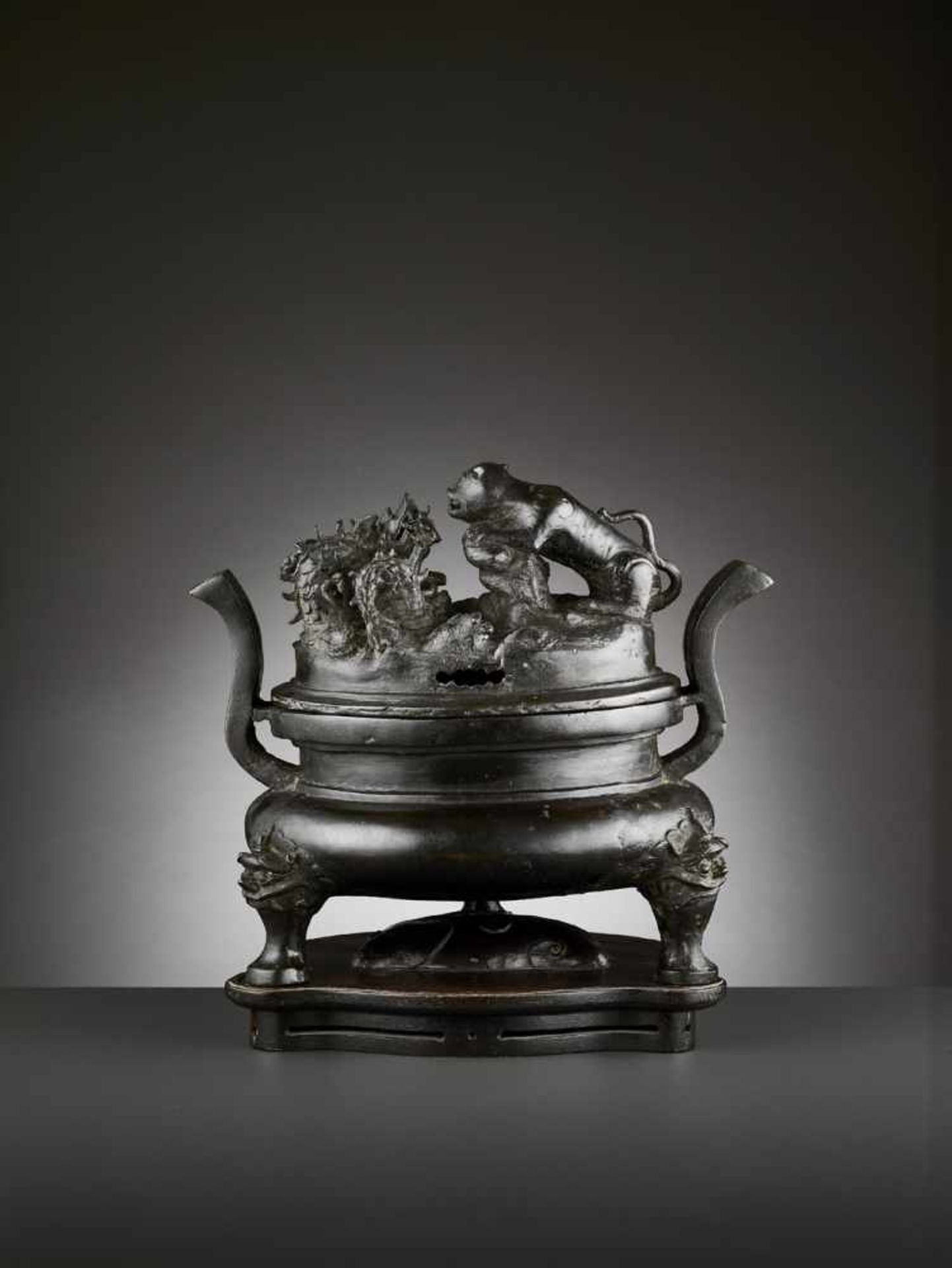 A LARGE BRONZE TRIPOD CENSER AND COVER, MING China, 16th-17th century. The bombé body is raised on - Image 7 of 11