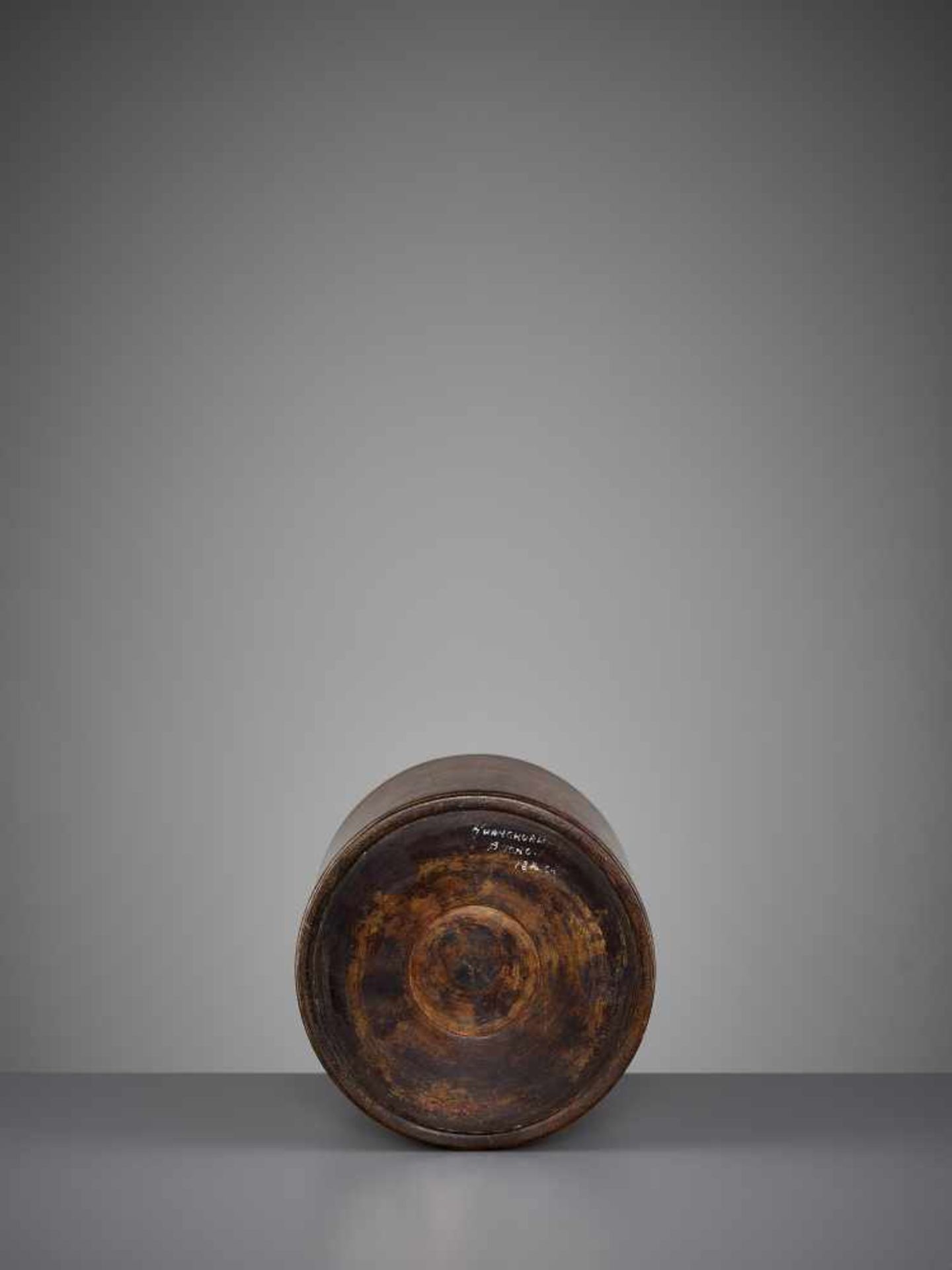 A HUANGHUALI BRUSH POT, BITONG China, 18th century. The brush pot is of cylindrical form. The wood - Image 6 of 8