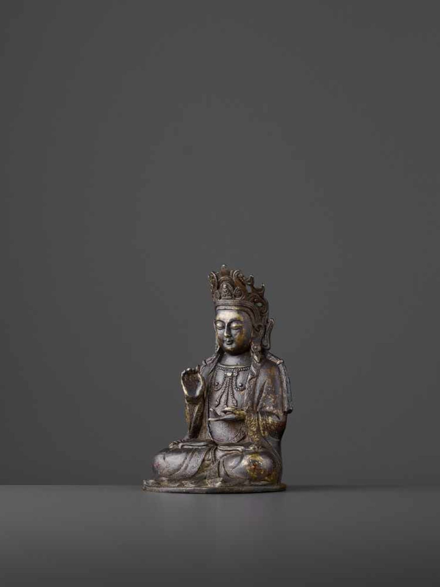 A FINELY CAST BRONZE GUANYIN, MING China, 1368-1644. The figure seated in padmasana, the right - Image 3 of 9