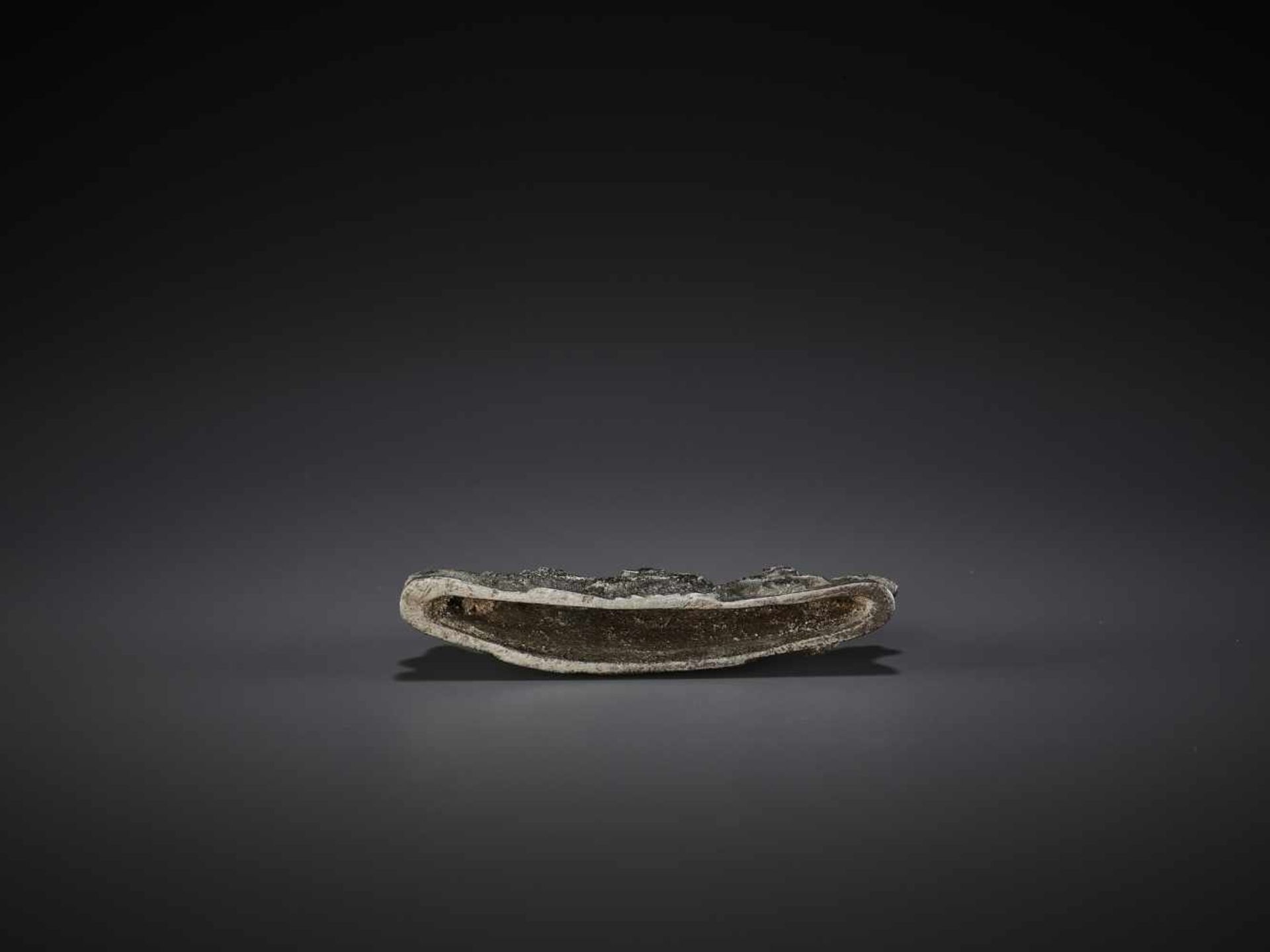 A BRONZE ‘MOUNTAIN’ BRUSH REST, MING China, 16th-17th century. Cast in the form of a five-peak - Image 7 of 11