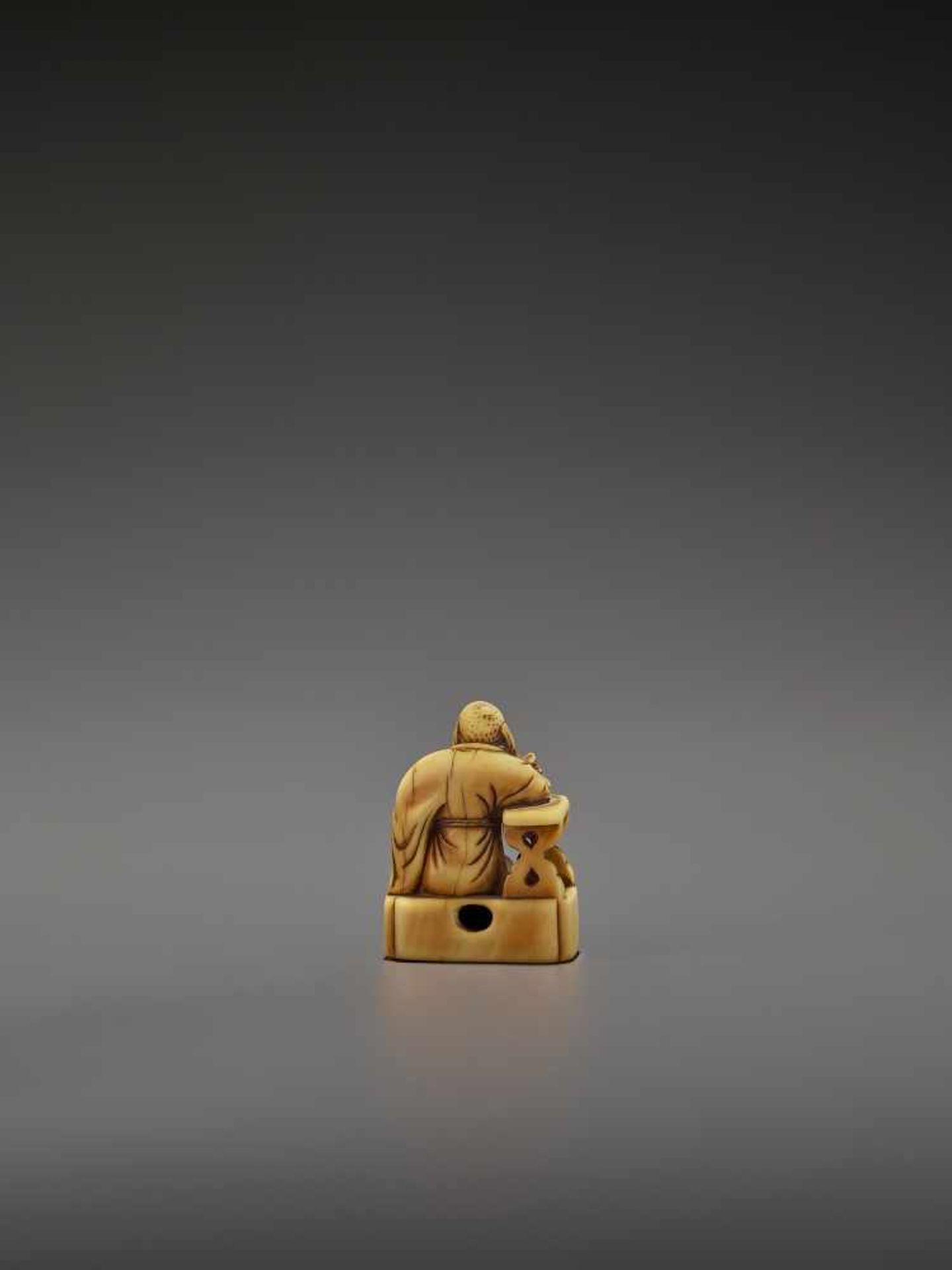 A RARE AND EARLY IVORY NETSUKE OF RIHAKU UnsignedJapan, early to mid-18th century, Edo period ( - Image 2 of 10