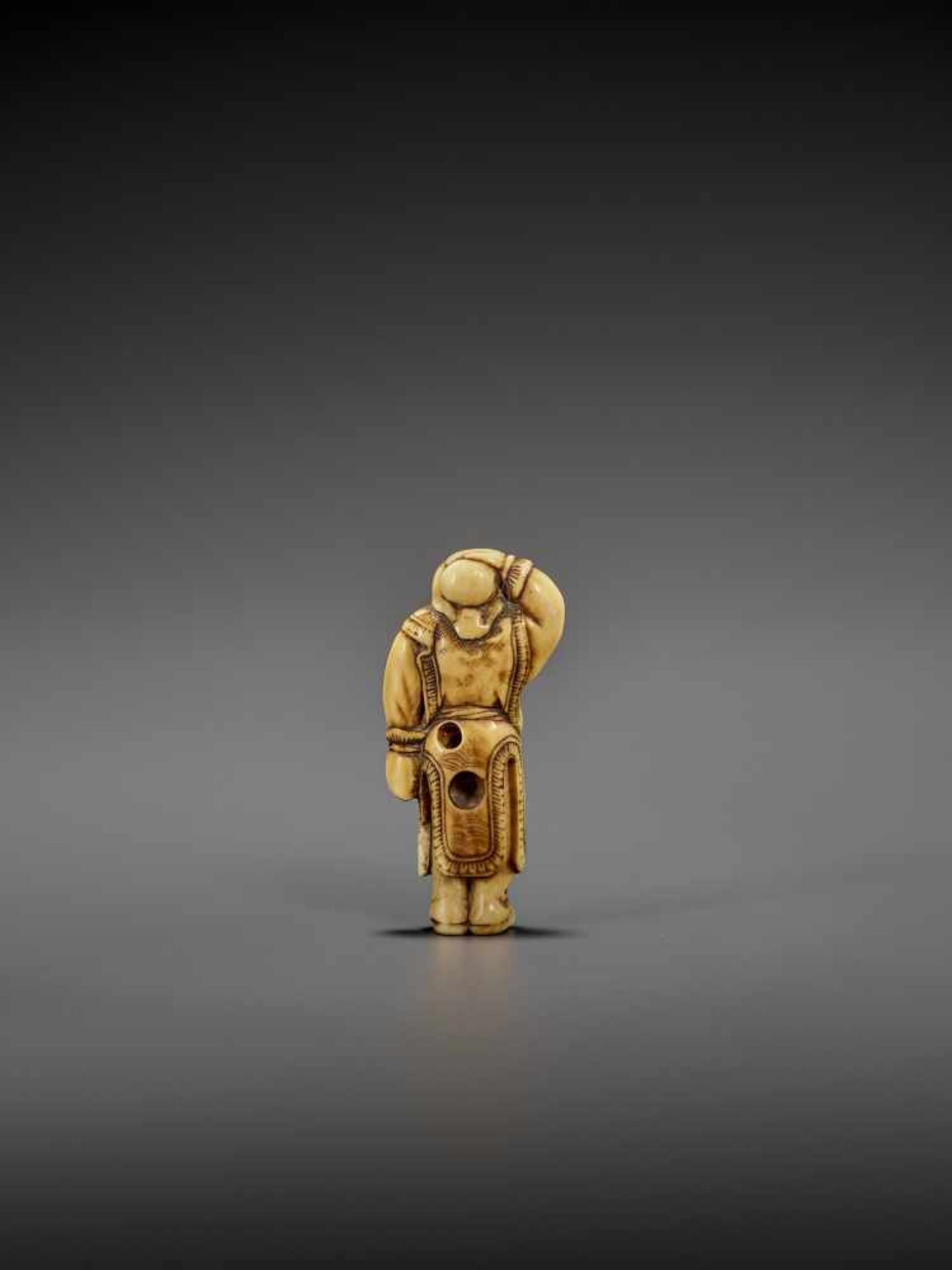 AN IVORY NETSUKE OF A CHINESE BOY UnsignedJapan, early 19th century, Edo period (1615-1868)Depicting - Image 2 of 7