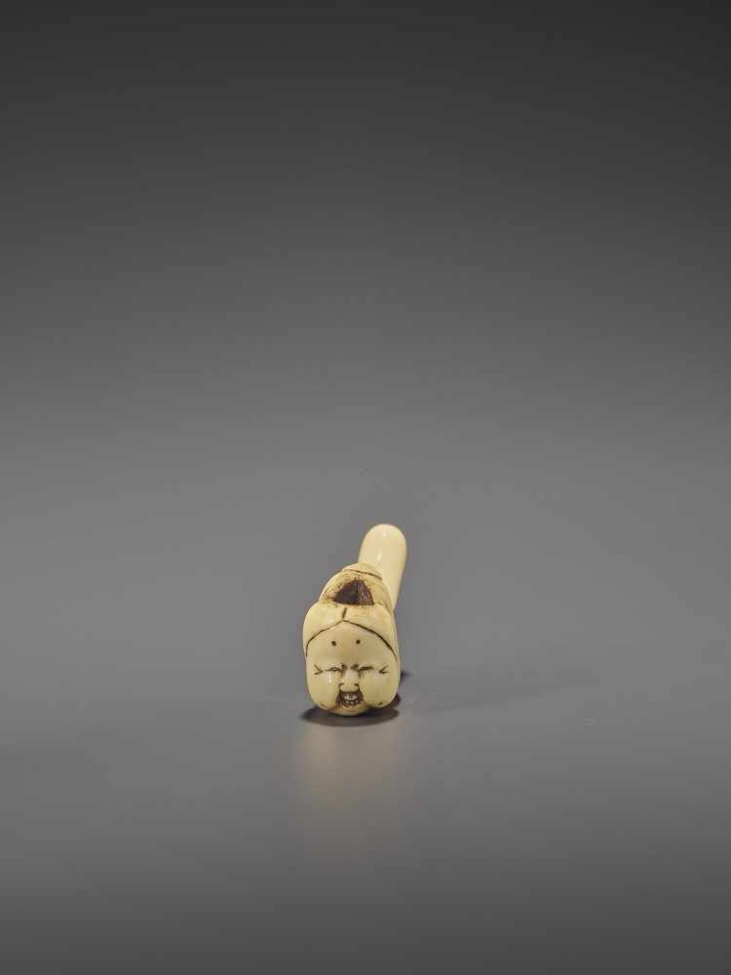 A RARE STAG ANTLER SHUNGA NETSUKE OF OKAME AND TENGU MASKS UnsignedJapan, 19th century, Edo - Image 5 of 10