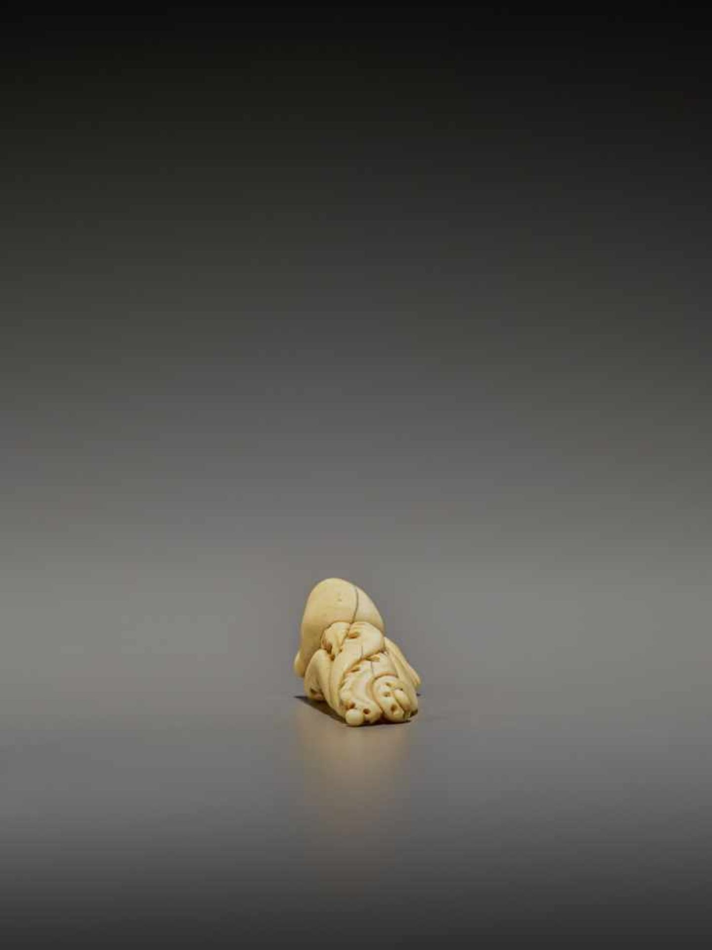 A RARE IVORY NETSUKE OF AN OCTOPUS UnsignedJapan, early 19th century, Edo period (1615-1868)The - Image 7 of 11