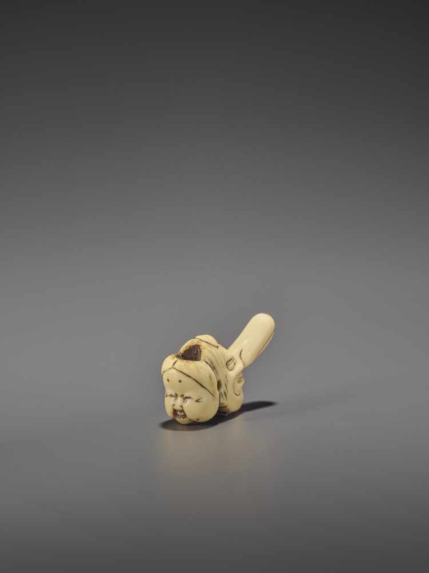 A RARE STAG ANTLER SHUNGA NETSUKE OF OKAME AND TENGU MASKS UnsignedJapan, 19th century, Edo - Image 6 of 10