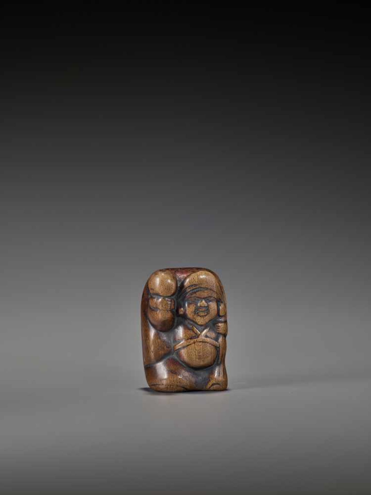 A LARGE AND UNUSUAL WOOD NETSUKE OF DAIKOKU UnsignedJapan, early 18th century, Edo period (1615- - Image 7 of 8