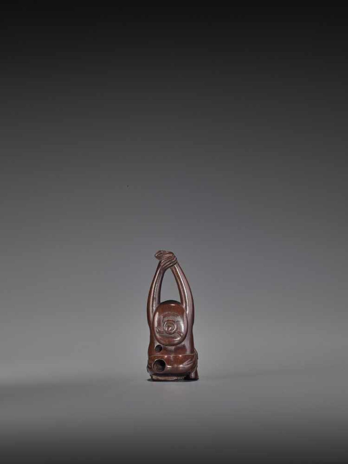 MASAKAZU: A FINE WOOD NETSUKE OF A YAWNING OKAME By Masakazu, signed MasakazuJapan, Gifu, 19th - Bild 5 aus 10