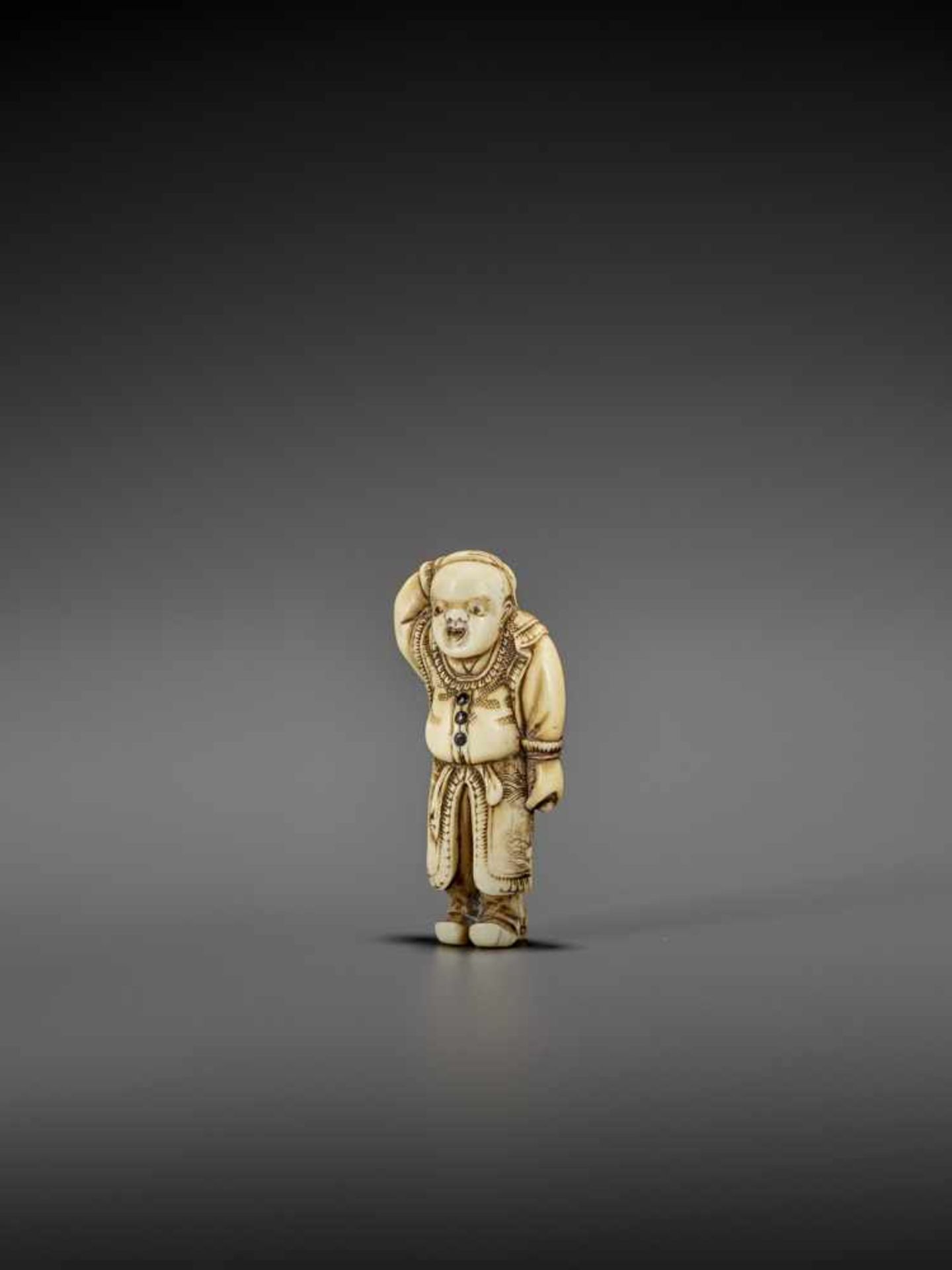AN IVORY NETSUKE OF A CHINESE BOY UnsignedJapan, early 19th century, Edo period (1615-1868)Depicting - Image 3 of 7