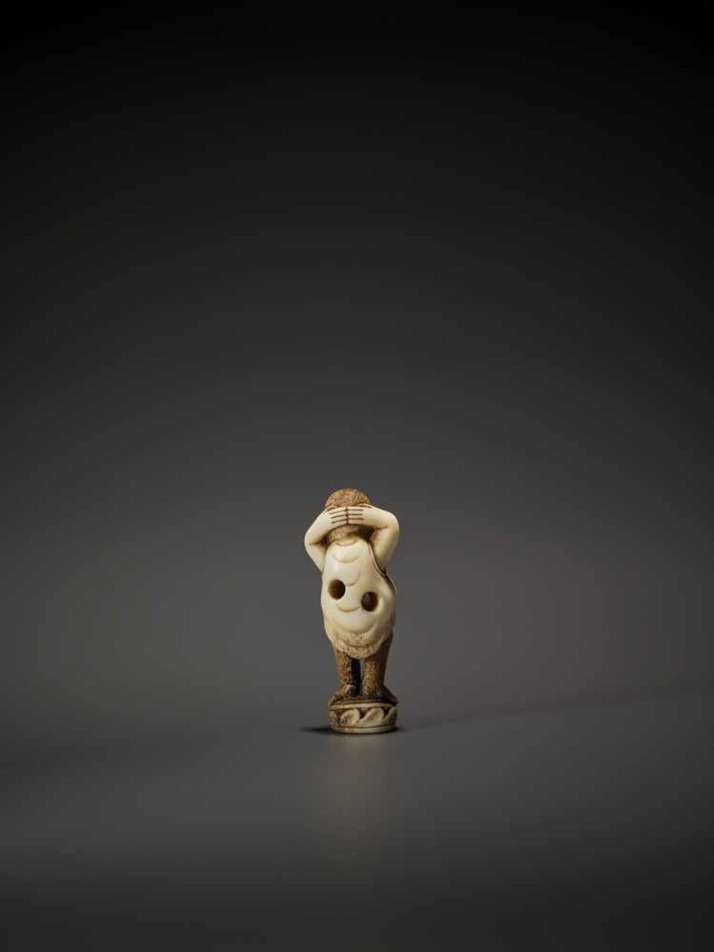 A BRILLIANT STAG ANTLER NETSUKE OF A YAWNING DARUMA UnsignedJapan, 19th century, Edo period (1615- - Image 2 of 10