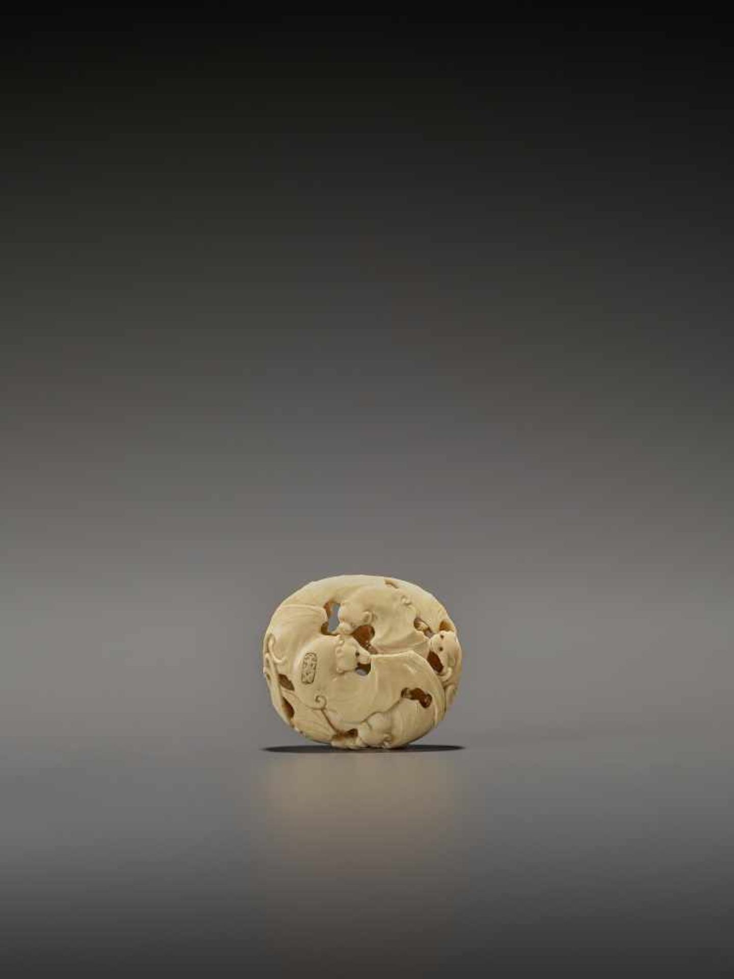 A RARE IVORY RYUSA MANJU NETSUKE WITH MANY BATS SignedJapan, late 19th centuryFinely carved in - Image 2 of 8