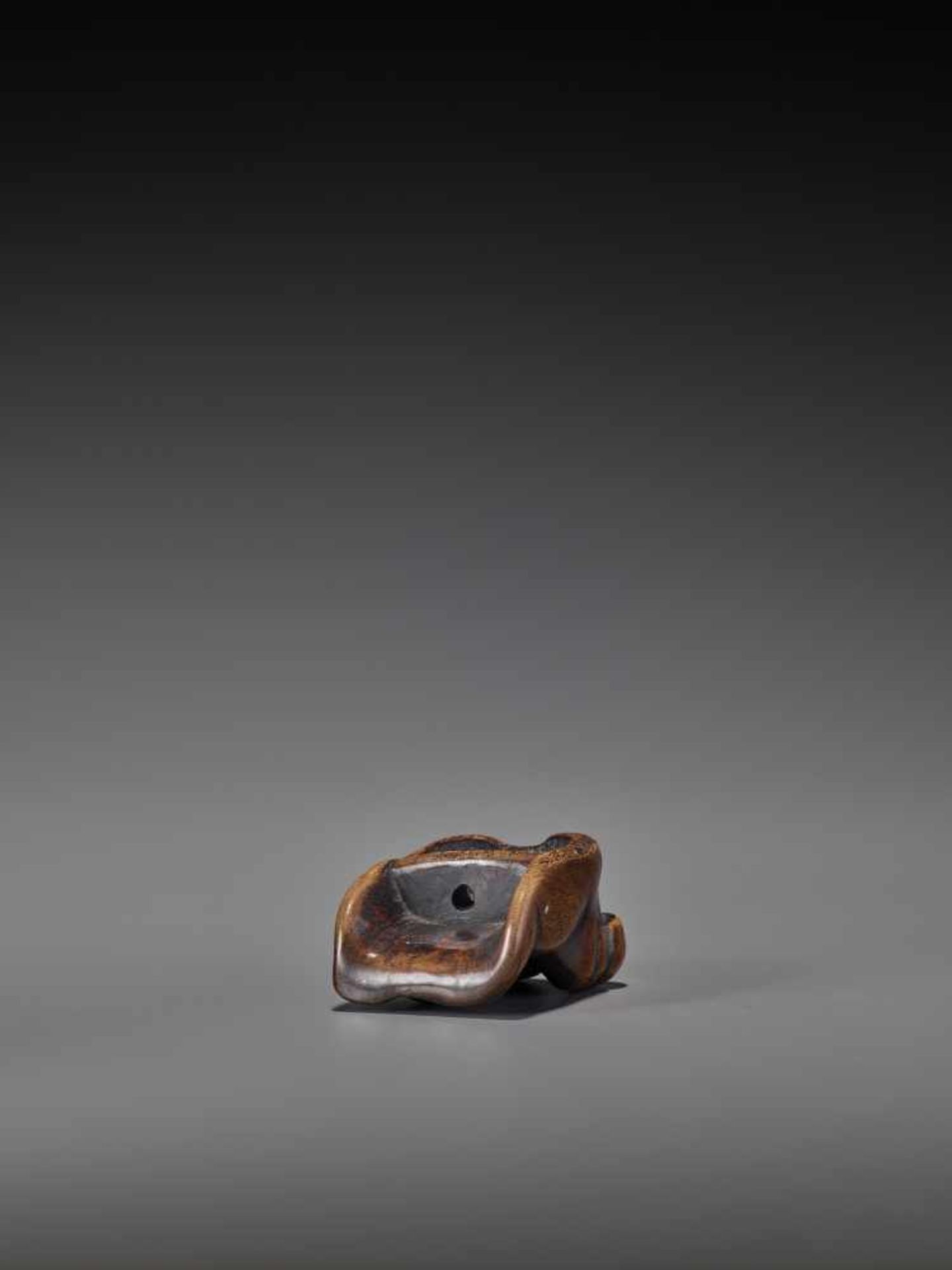 A LARGE AND UNUSUAL WOOD NETSUKE OF DAIKOKU UnsignedJapan, early 18th century, Edo period (1615- - Image 8 of 8